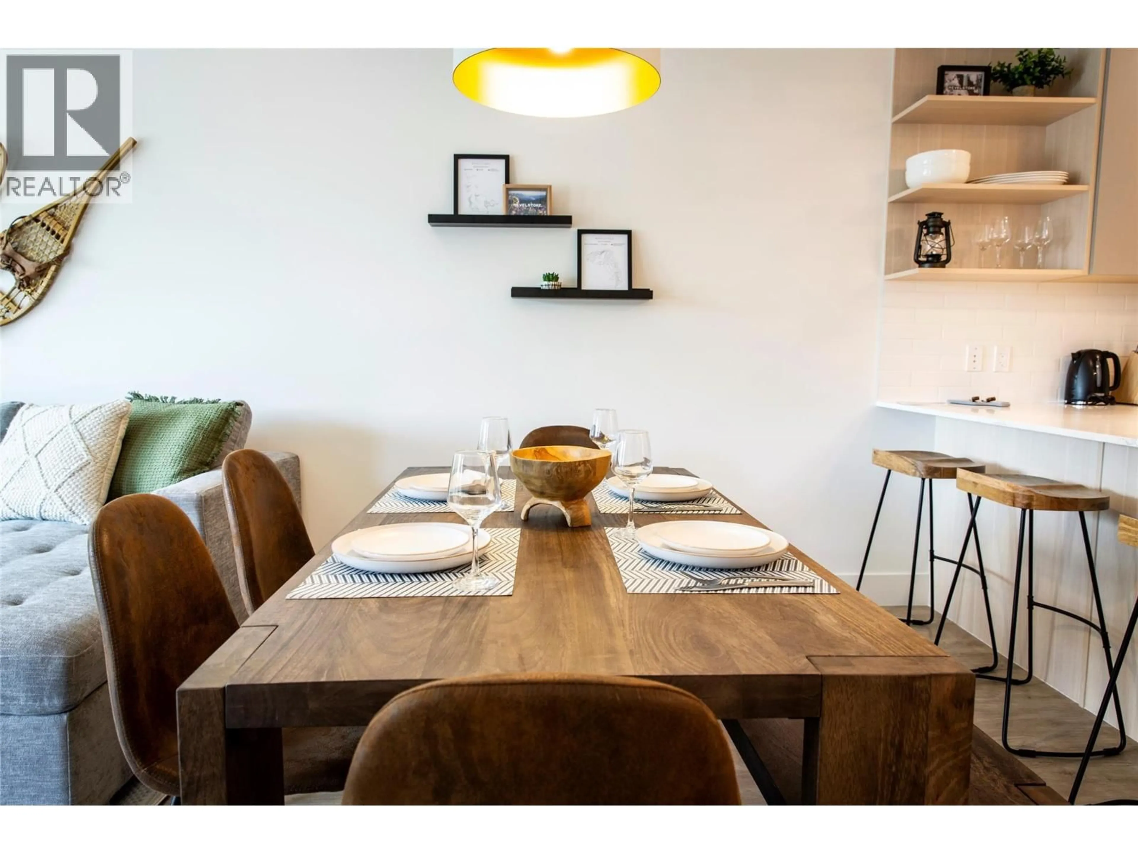Dining room, wood/laminate floor for 3405 - 1701 COURSIER AVENUE, Revelstoke British Columbia V0E2S0