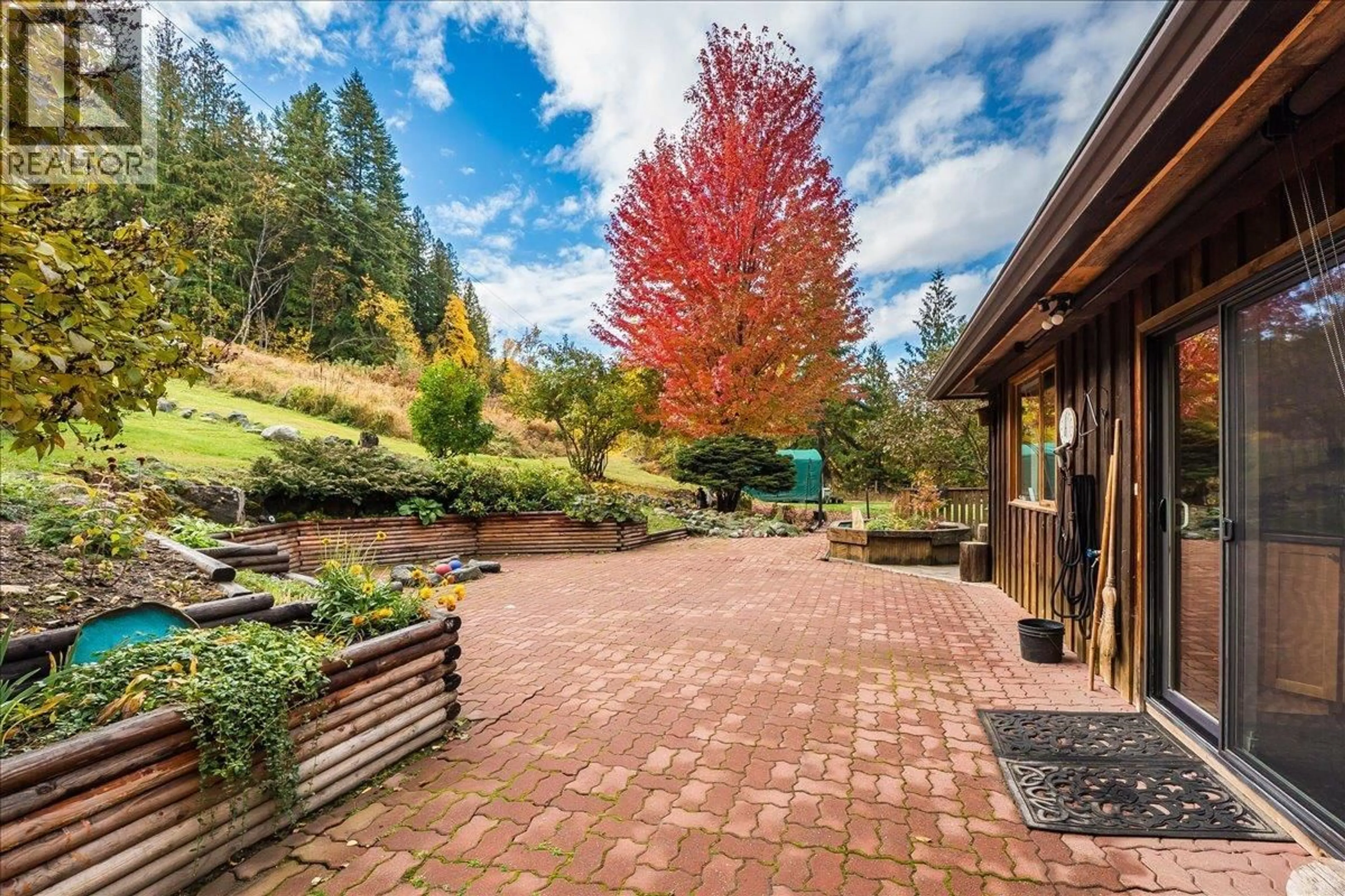 Patio, unknown for 3330 KENVILLE MINE ROAD, Nelson British Columbia V1L6V6