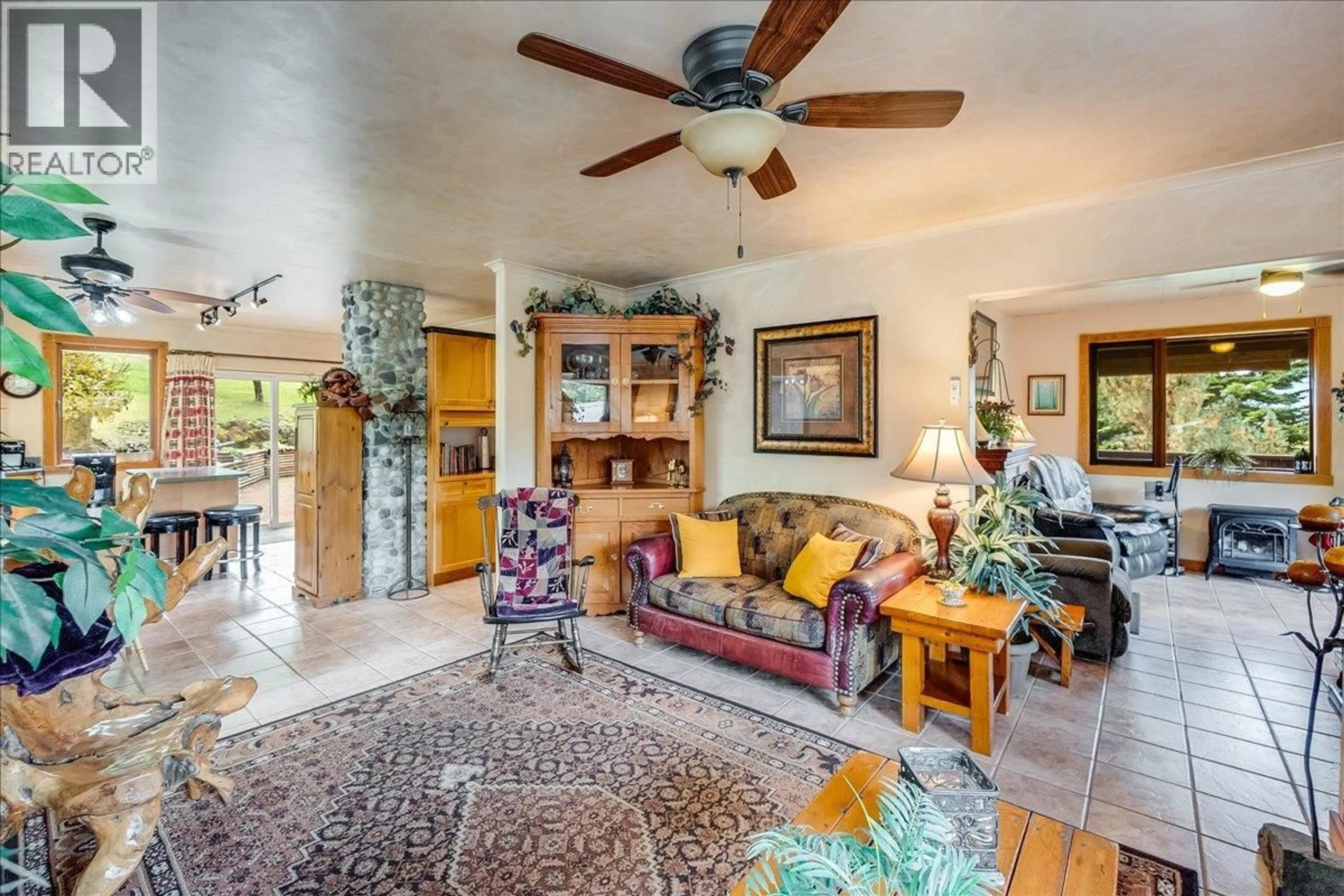 Living room with furniture, unknown for 3330 KENVILLE MINE ROAD, Nelson British Columbia V1L6V6
