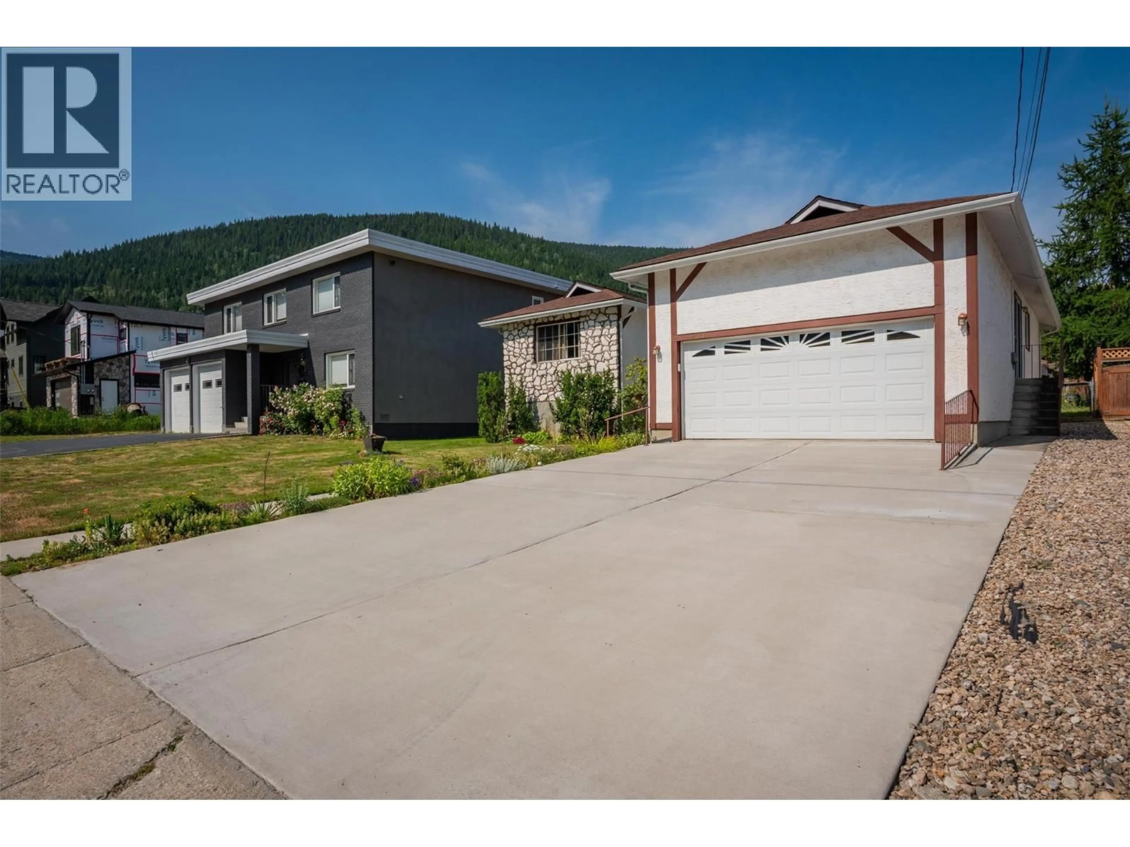 Home with vinyl exterior material, unknown for 1820 SILVER KING ROAD, Nelson British Columbia V1L1C7