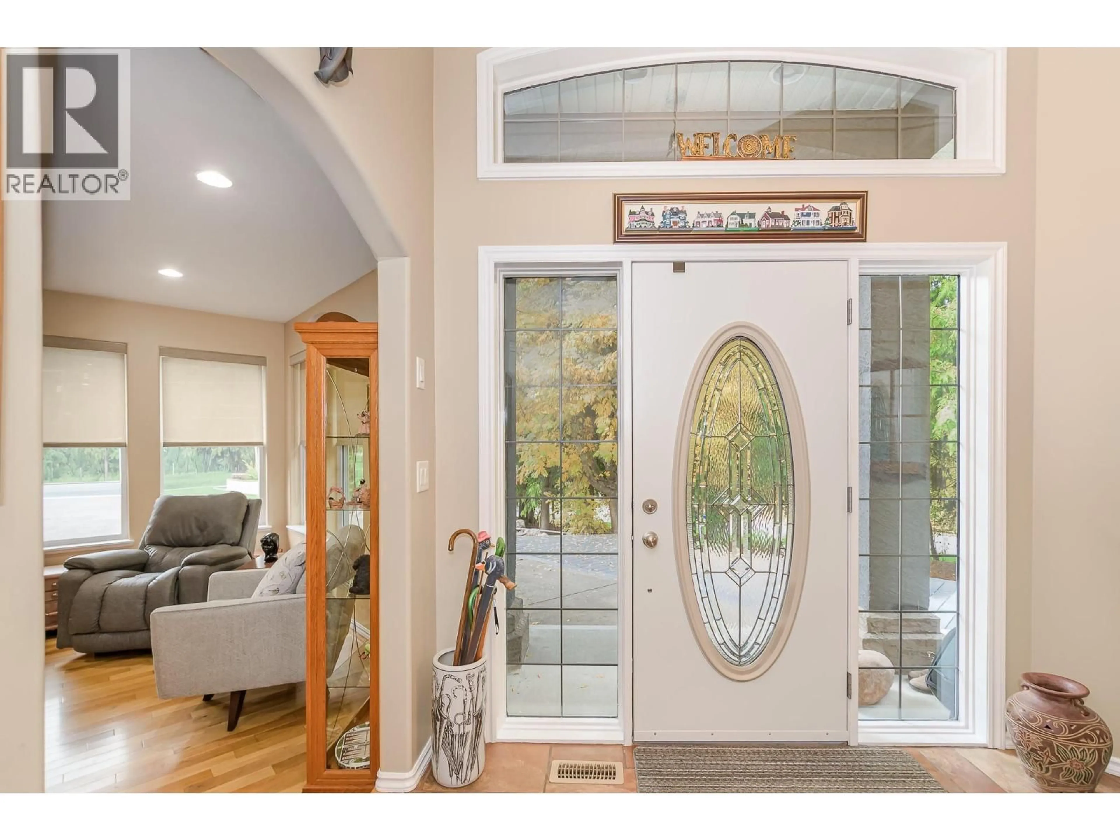 Indoor entryway for 15 PARSONS ROAD, Mara British Columbia V0E2K0