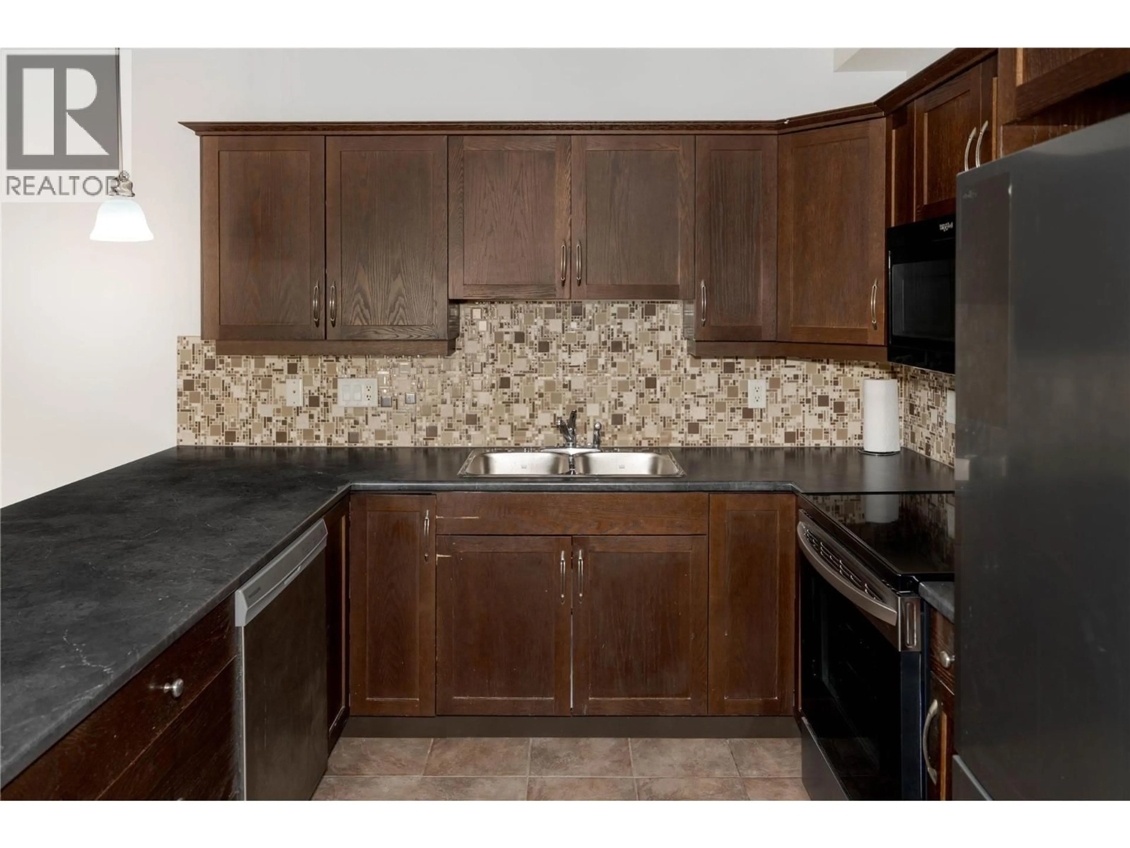 Standard kitchen, unknown for 206 - 250 HOLLYWOOD ROAD SOUTH, Kelowna British Columbia V1X3S9