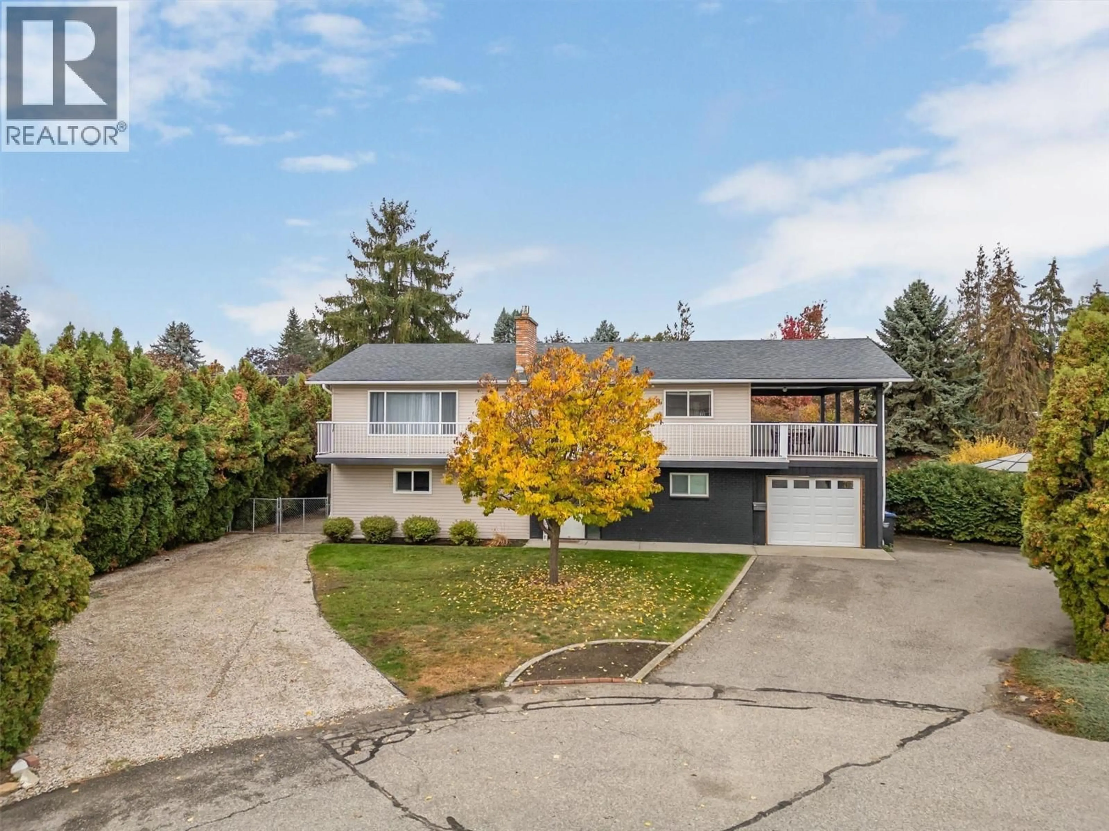 A pic from outside/outdoor area/front of a property/back of a property/a pic from drone, street for 790 TORRS COURT, Kelowna British Columbia V1W1B5