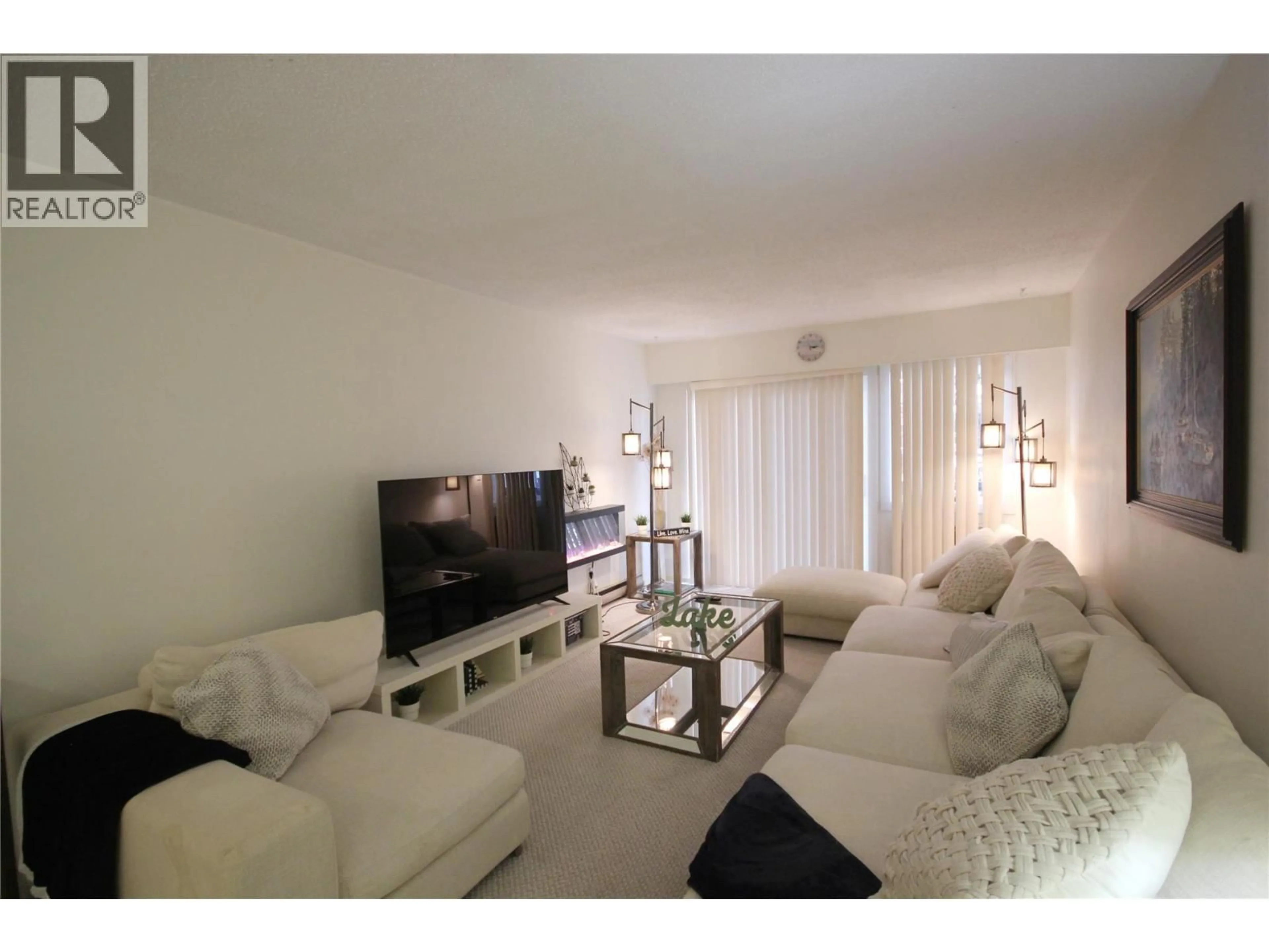 Living room with furniture, unknown for 106 - 95 WINNIPEG STREET, Penticton British Columbia V2A5L9