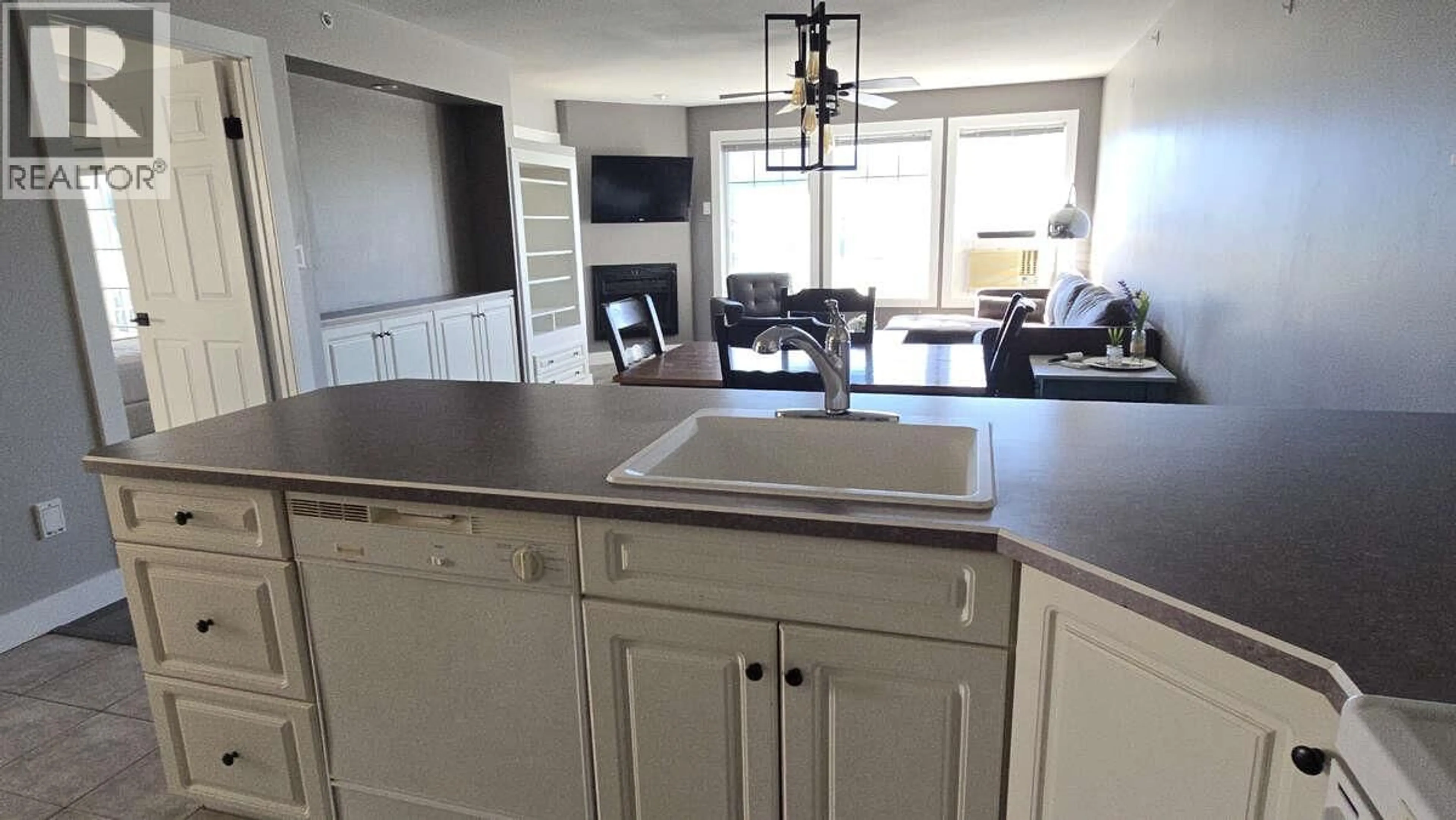 Open concept kitchen, unknown for 4013A - 5052 RIVERVIEW ROAD, Fairmont Hot Springs British Columbia V0B1L1