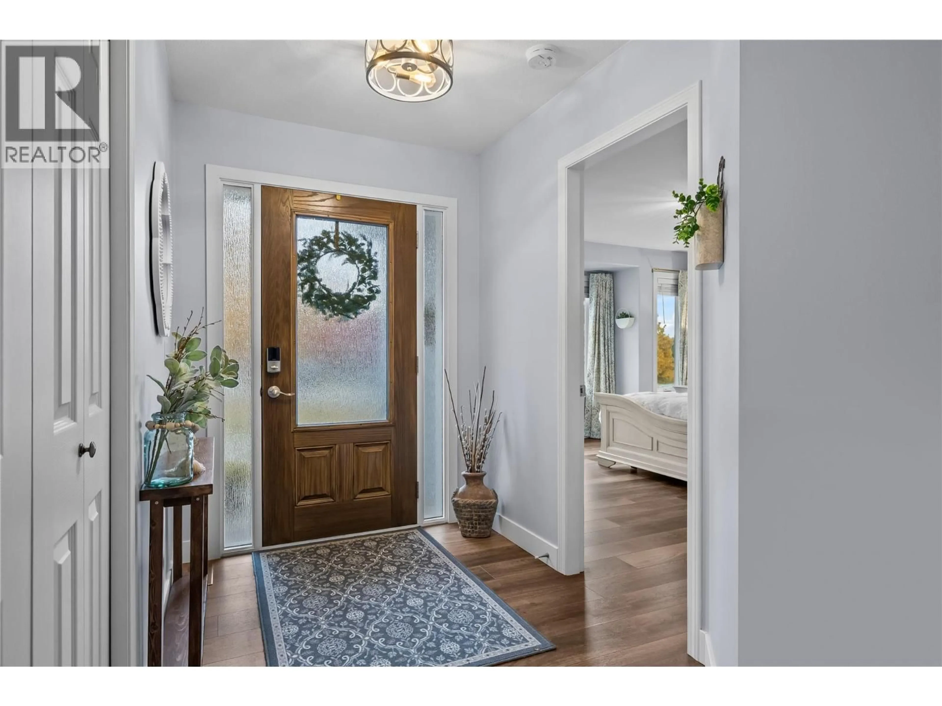 Indoor entryway for 2205 SHANNON WOODS PLACE, West Kelowna British Columbia V4T2L9