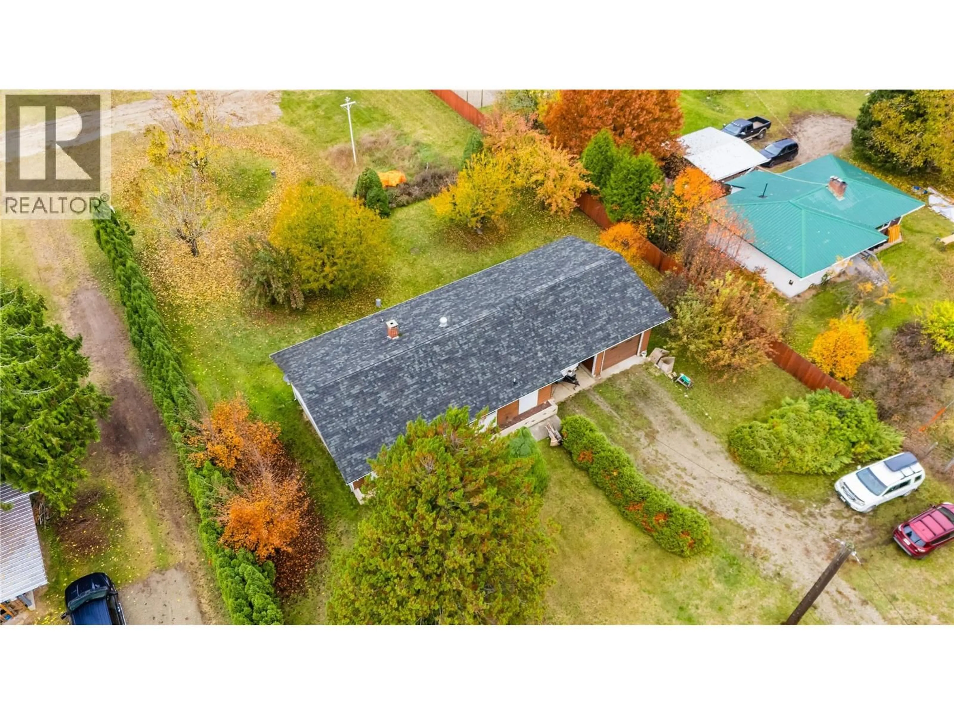 A pic from outside/outdoor area/front of a property/back of a property/a pic from drone, building for 1535 HIGHWAY 3A HIGHWAY, Thrums British Columbia V1N4M7