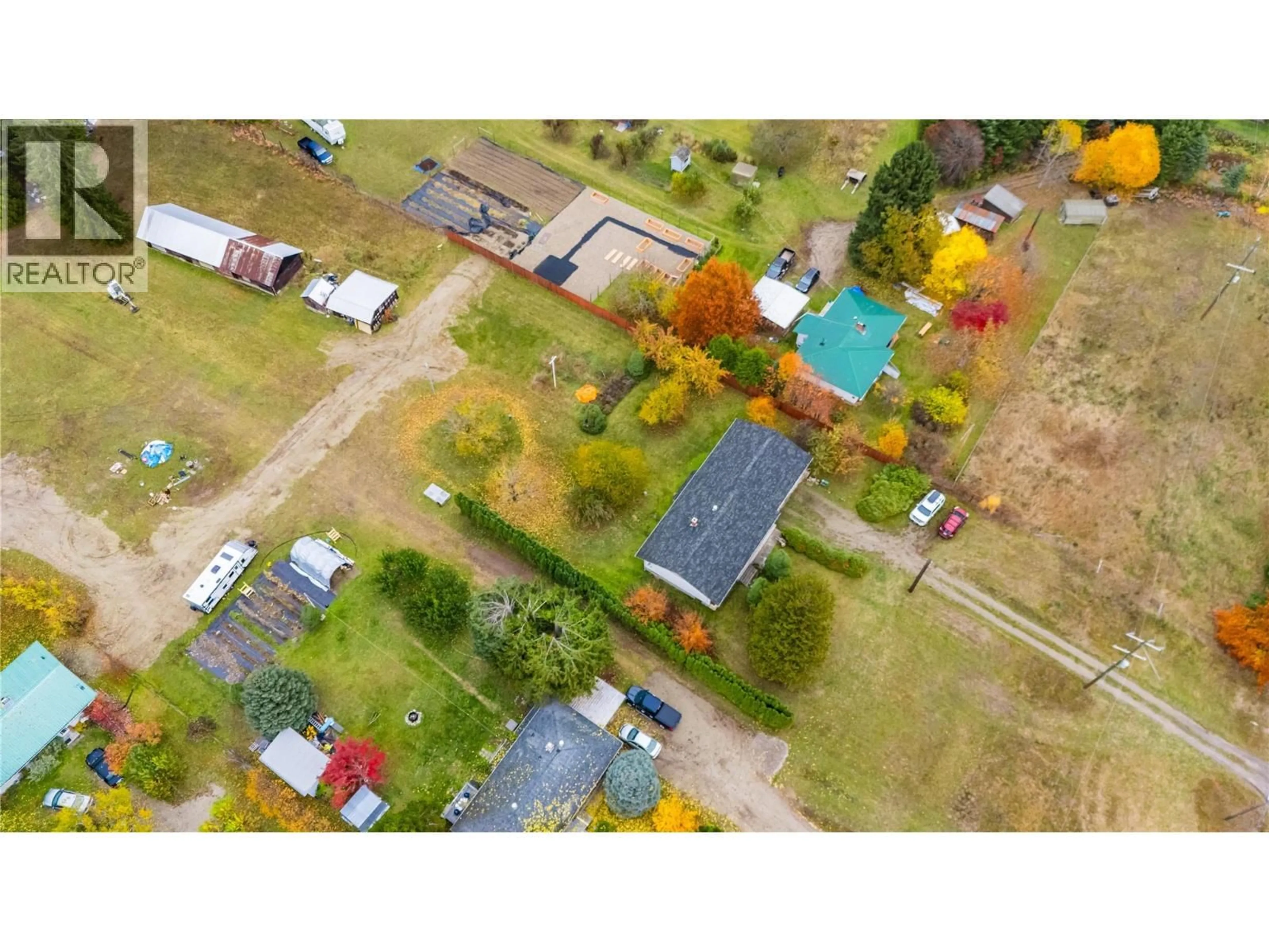A pic from outside/outdoor area/front of a property/back of a property/a pic from drone, street for 1535 HIGHWAY 3A HIGHWAY, Thrums British Columbia V1N4M7
