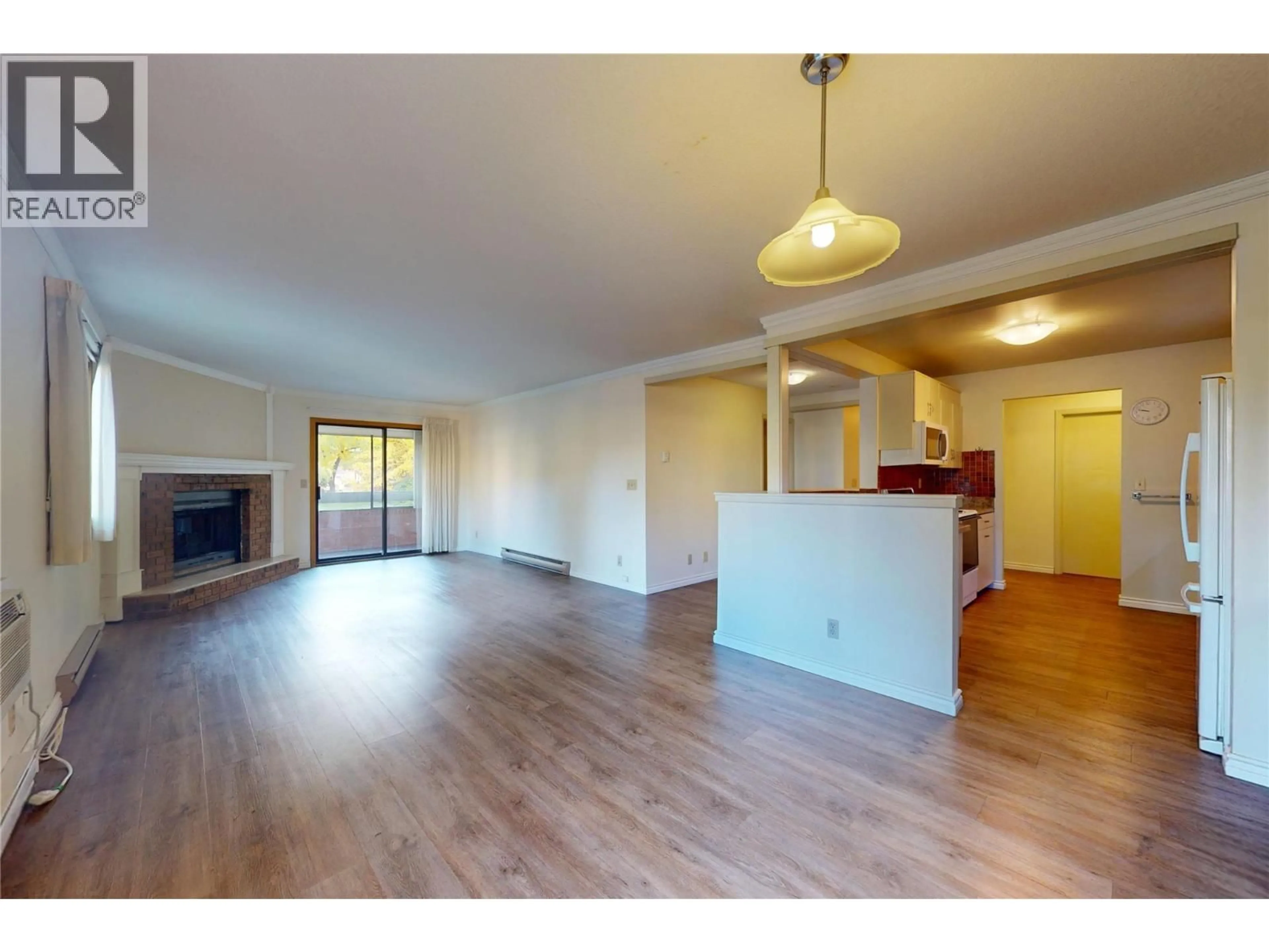 Unknown for 114 - 1075 BERNARD AVENUE, Kelowna British Columbia V1Y6P7