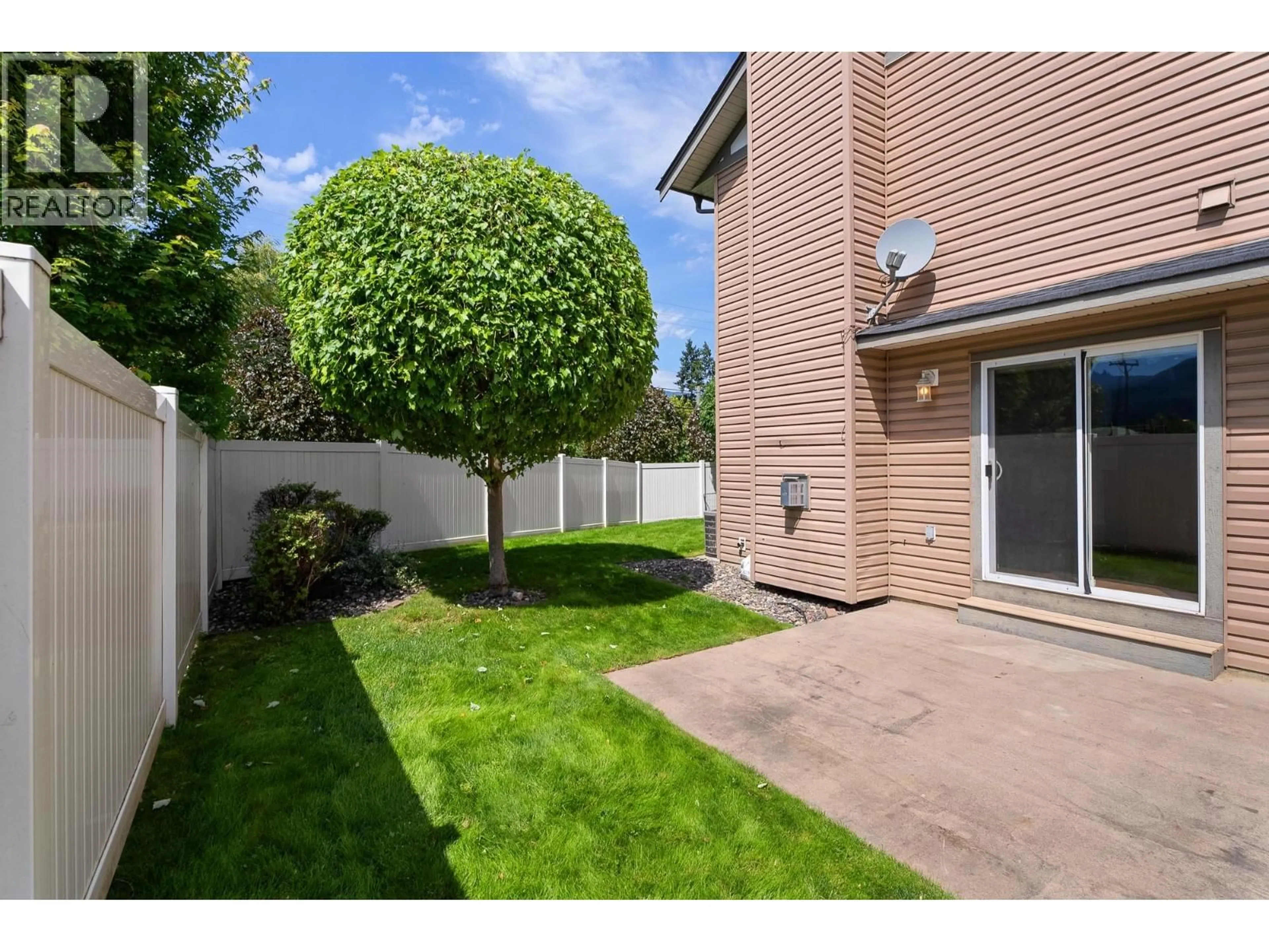 Patio, street for 3 - 2060 12TH AVENUE NORTHEAST, Salmon Arm British Columbia V1E3P6