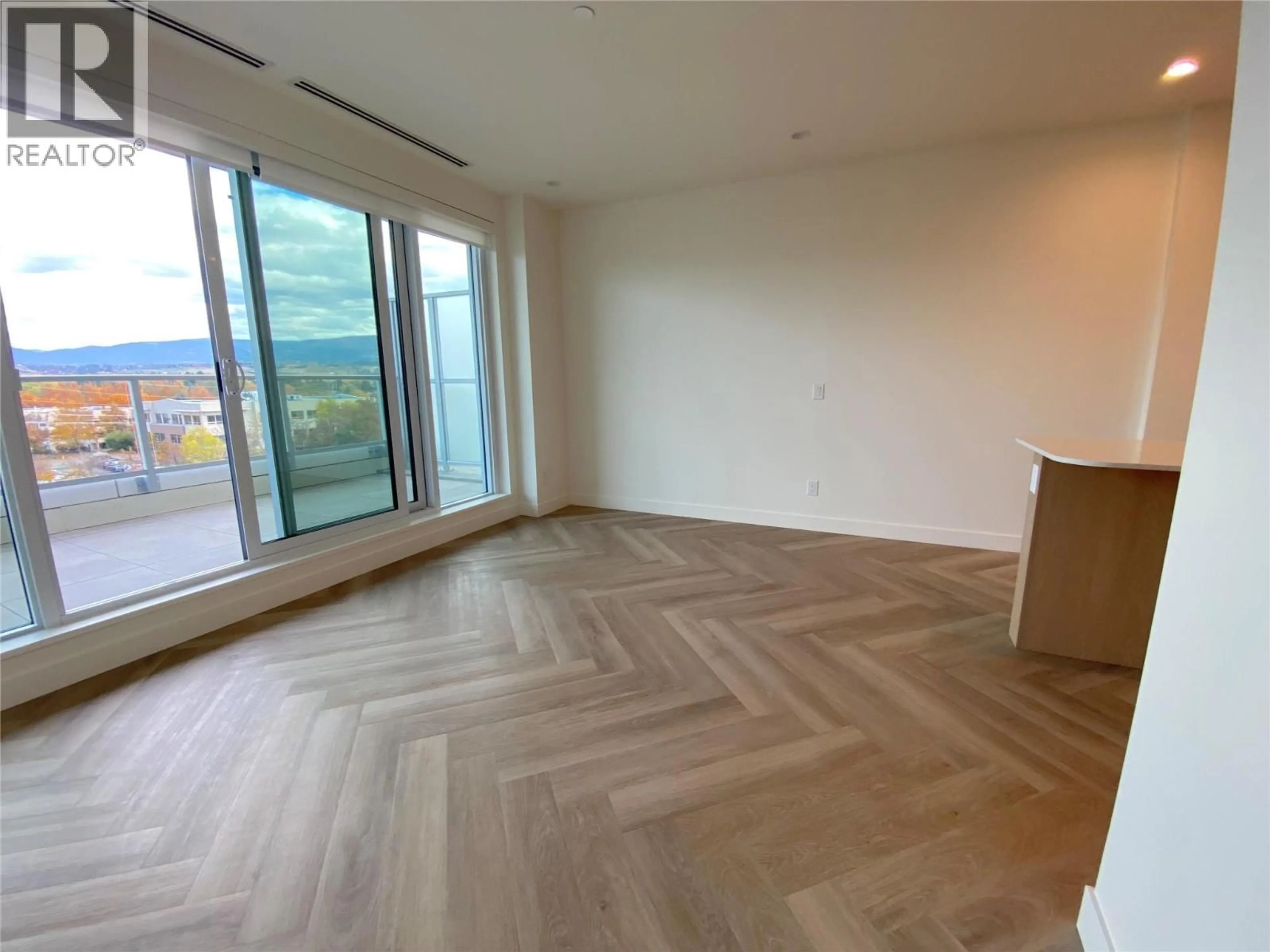 A pic of a room for 519 - 3340 LAKESHORE ROAD, Kelowna British Columbia V1W0H6