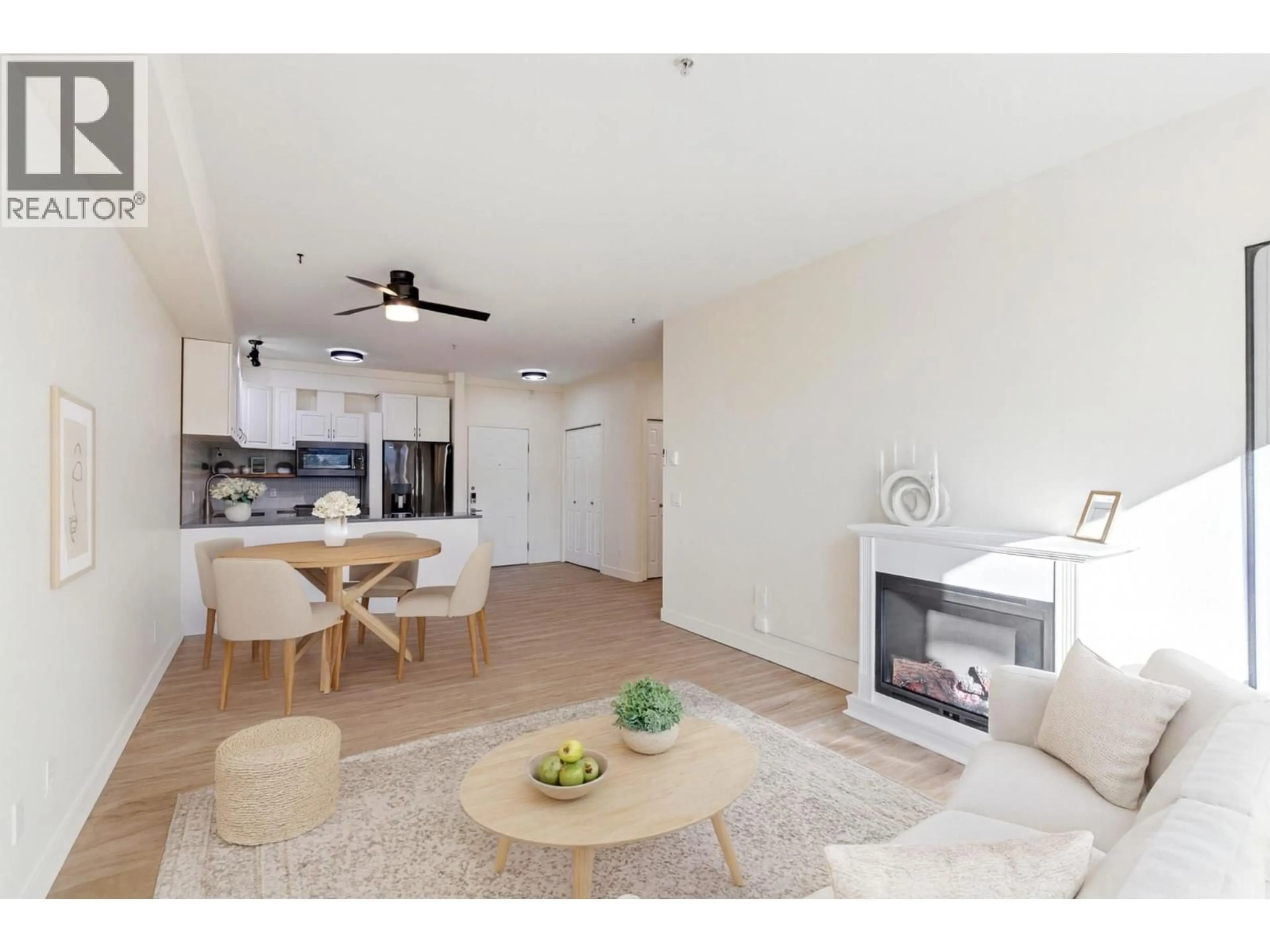 Living room with furniture, unknown for 309 - 778 RUTLAND ROAD NORTH, Kelowna British Columbia V1X8B3