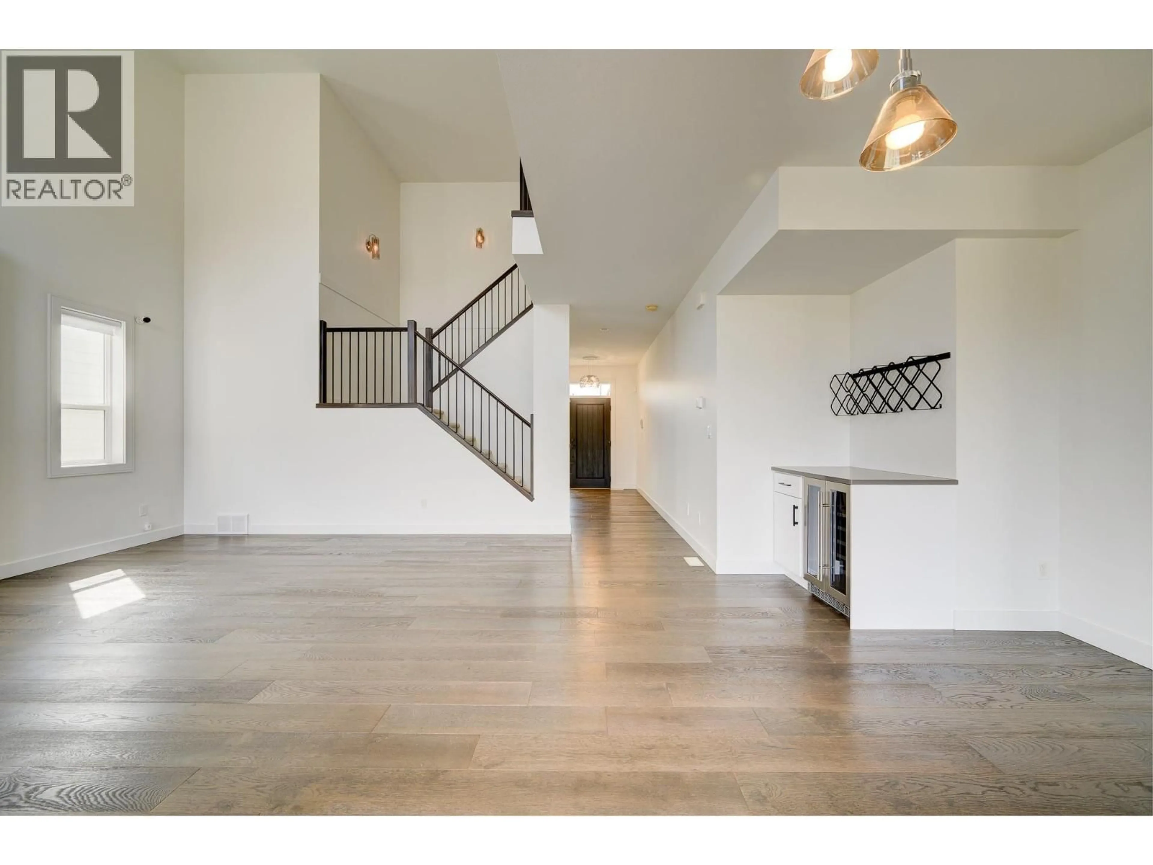 Indoor entryway for 2273 SADDLEBACK DRIVE, Kamloops British Columbia V2B0G7