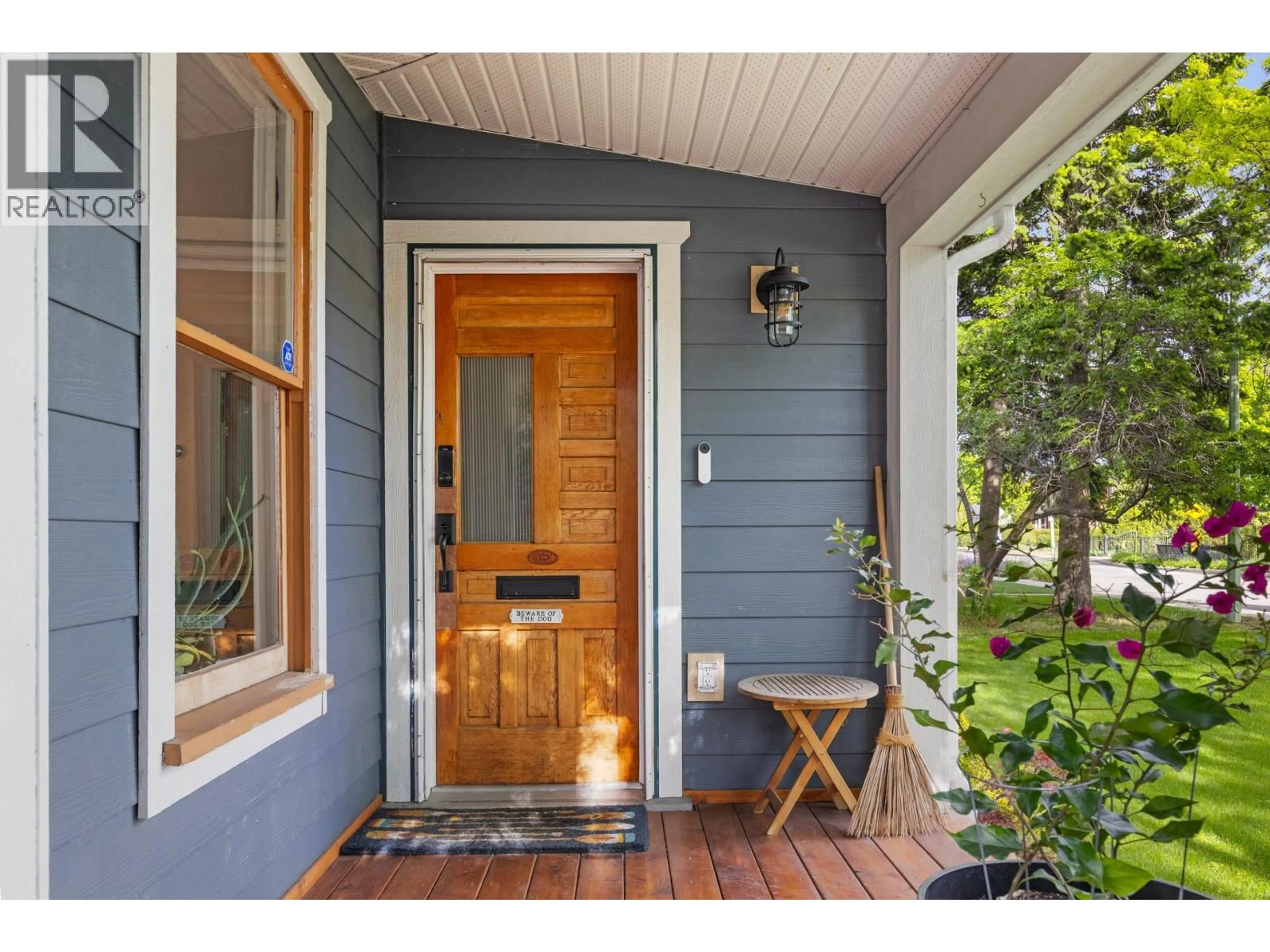 Indoor entryway for 784 LAWRENCE AVENUE, Kelowna British Columbia V1Y6L9