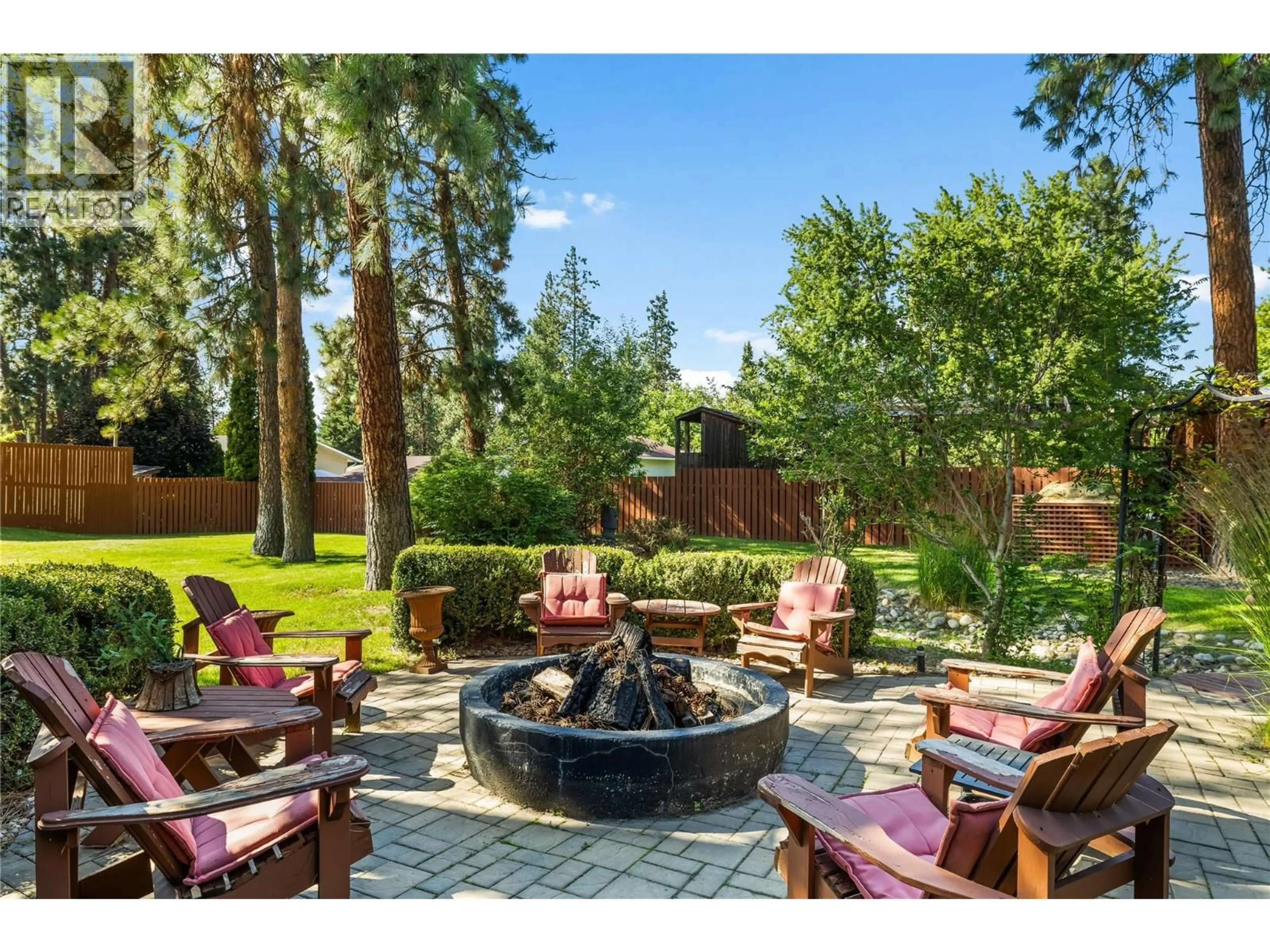Patio, mountain view for 3950 JUNE SPRINGS ROAD, Kelowna British Columbia V1W4E4