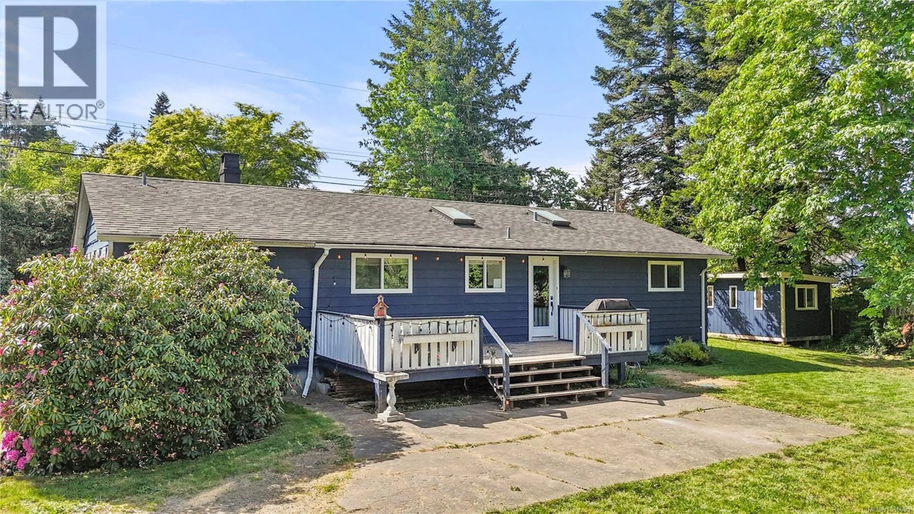 Home with vinyl exterior material, street for 3988 CRAIG ROAD, Campbell River British Columbia V9H1G8