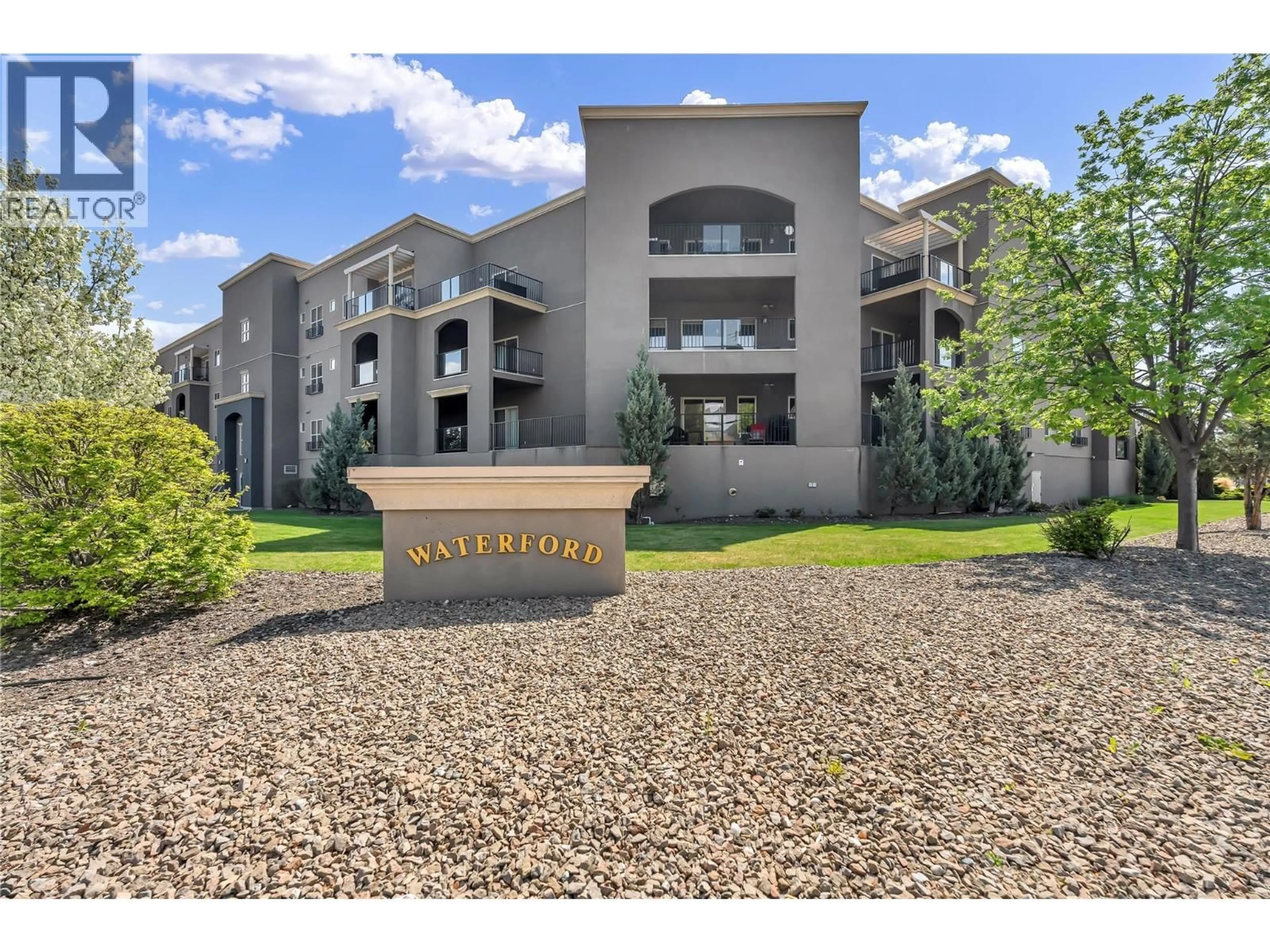 A pic from outside/outdoor area/front of a property/back of a property/a pic from drone, unknown for 302 - 250 WATERFORD AVENUE, Penticton British Columbia V2A3T8