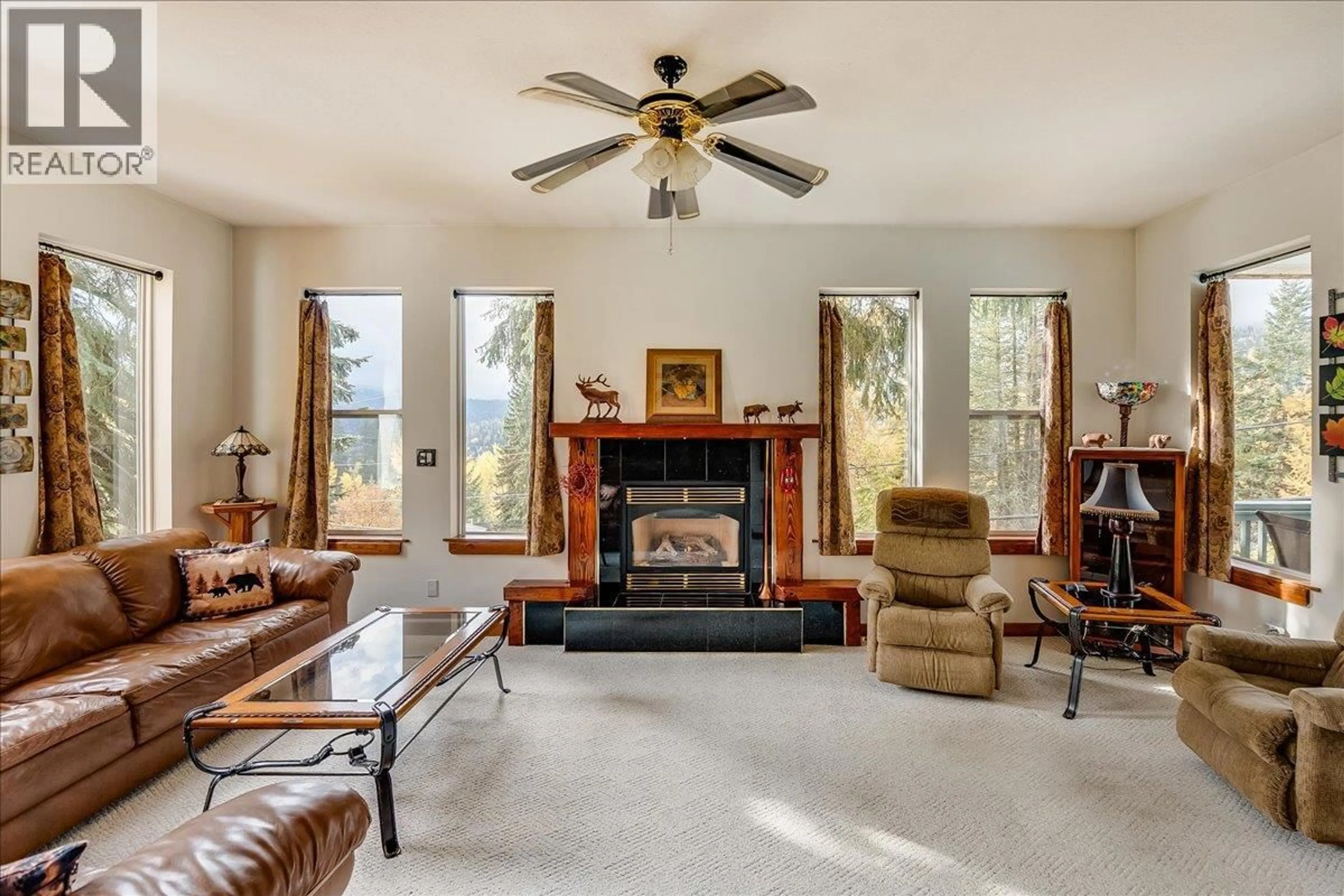 Living room with furniture, unknown for 1486 ESLING DRIVE, Rossland British Columbia V0G1Y0