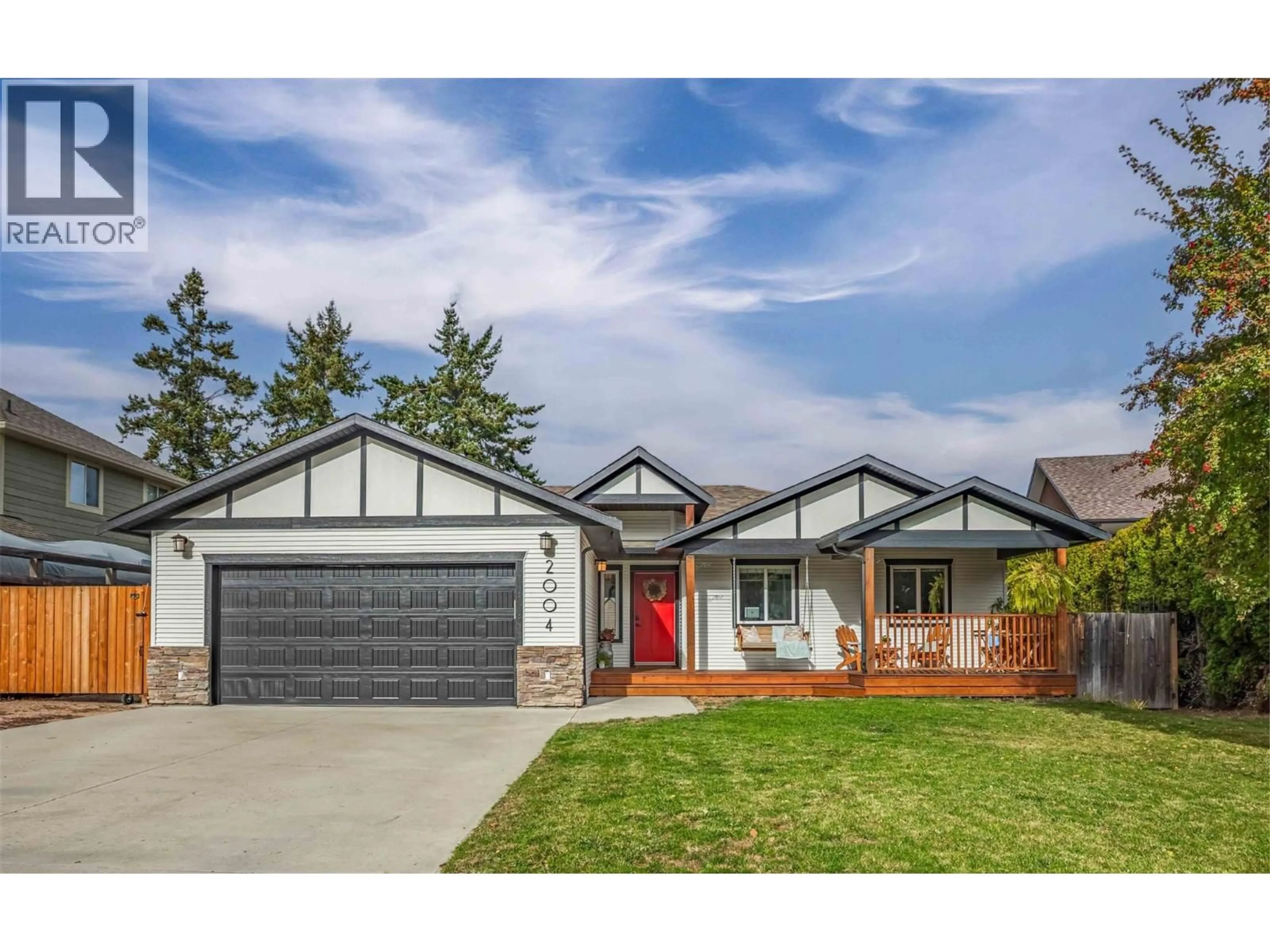 Home with vinyl exterior material, street for 2004 BERNAU COURT, Lake Country British Columbia V4V2M6