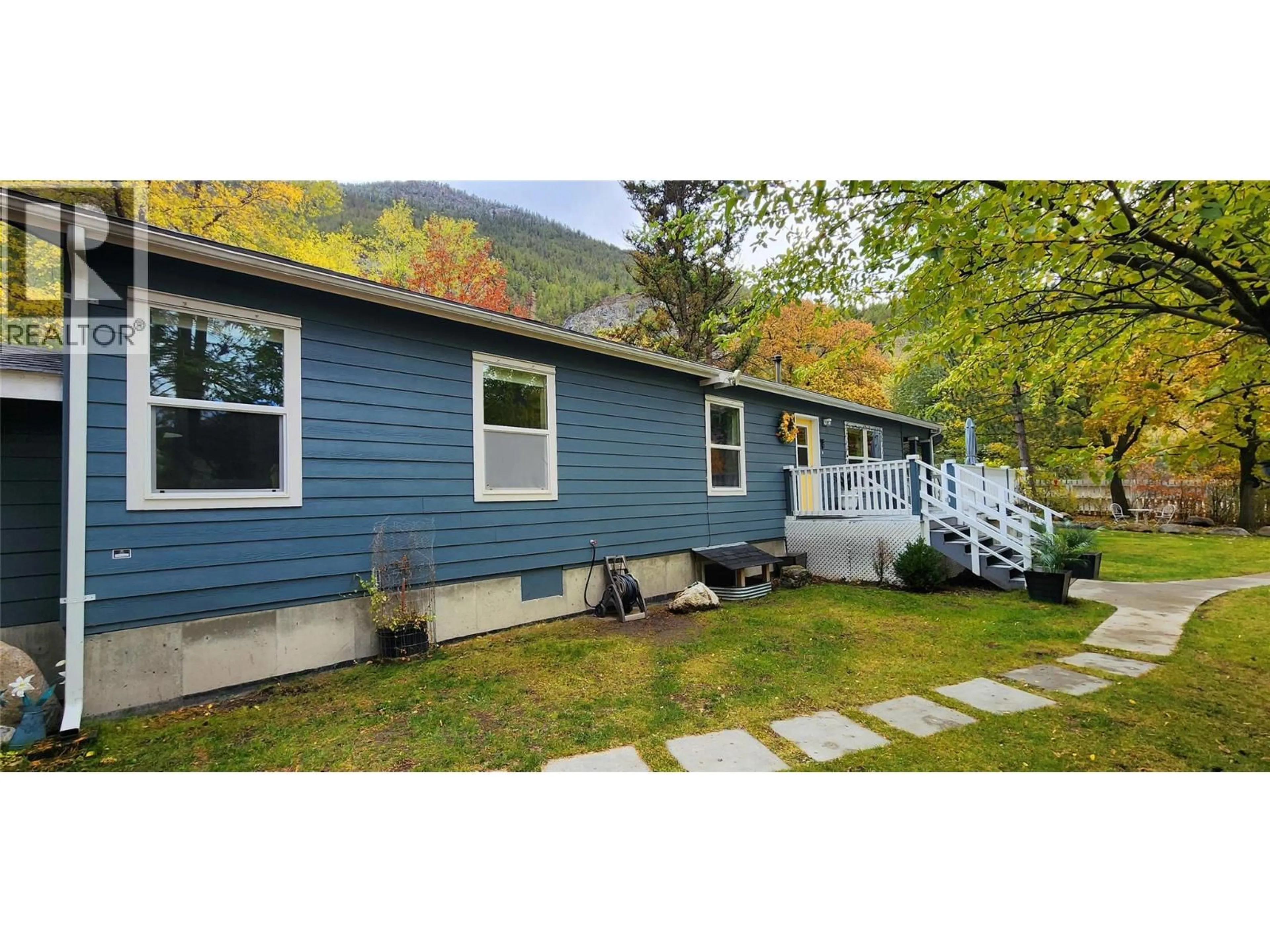 Home with vinyl exterior material, mountain view for 5302 WEBSTER STREET, Hedley British Columbia V0X1K0