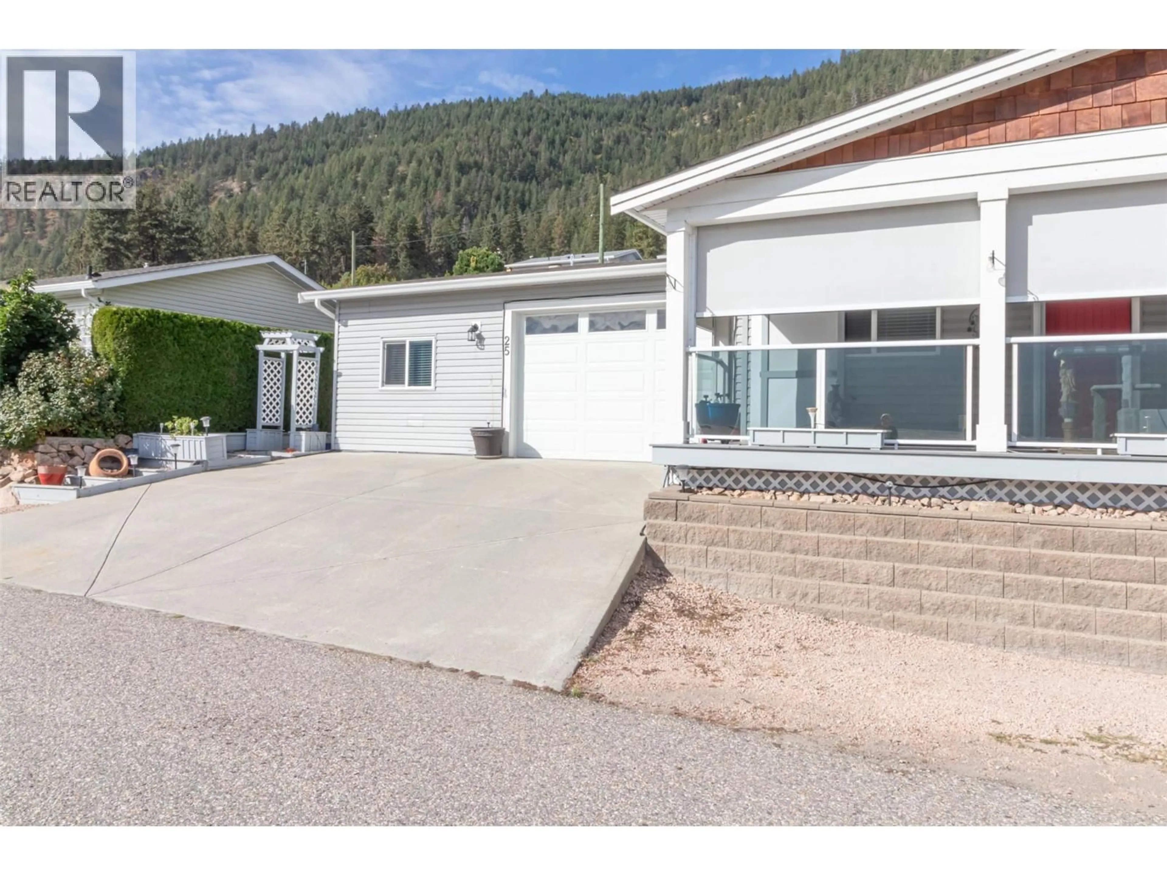 Home with vinyl exterior material, mountain view for 25 - 17610 RAWSTHORNE ROAD, Lake Country British Columbia V4V2K2