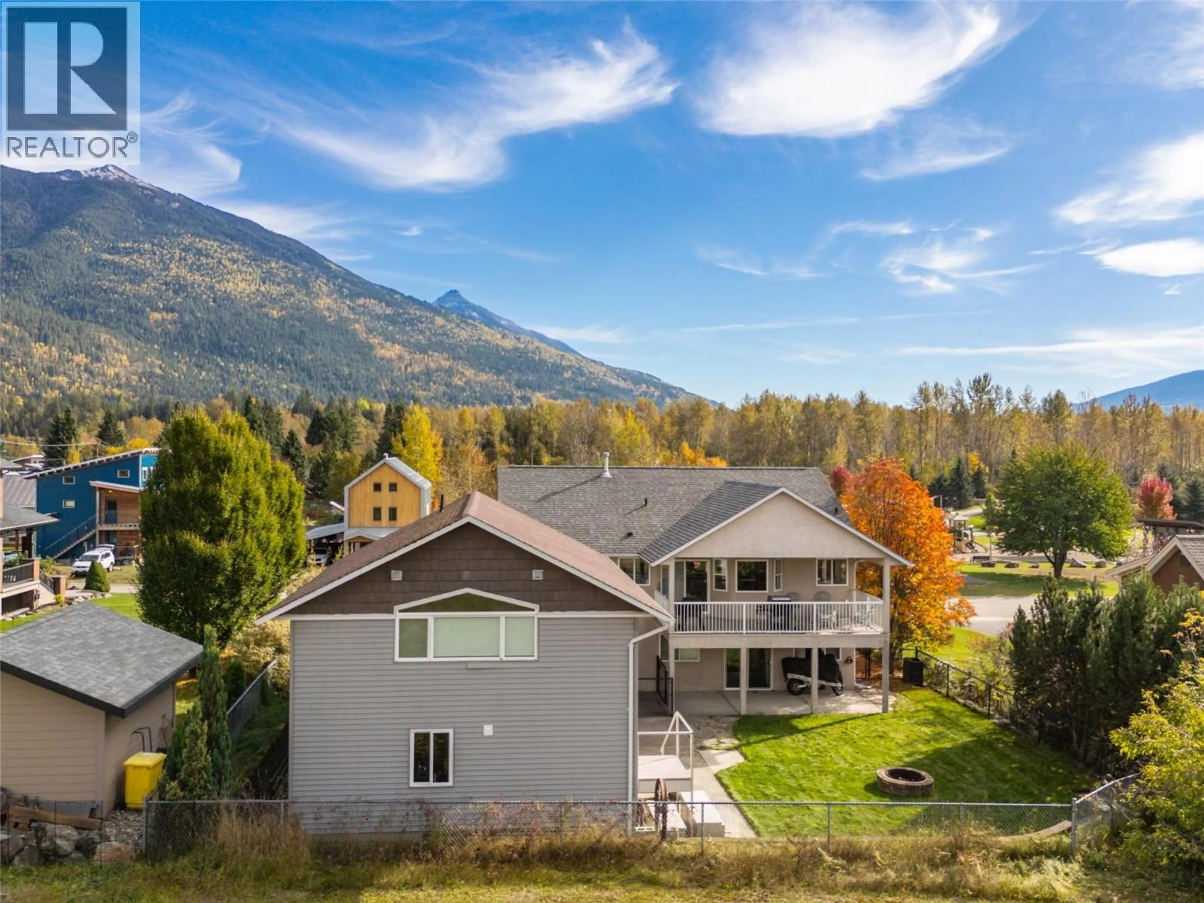 A pic from outside/outdoor area/front of a property/back of a property/a pic from drone, mountain view for 909 EDWARD STREET, Revelstoke British Columbia V0E2S0