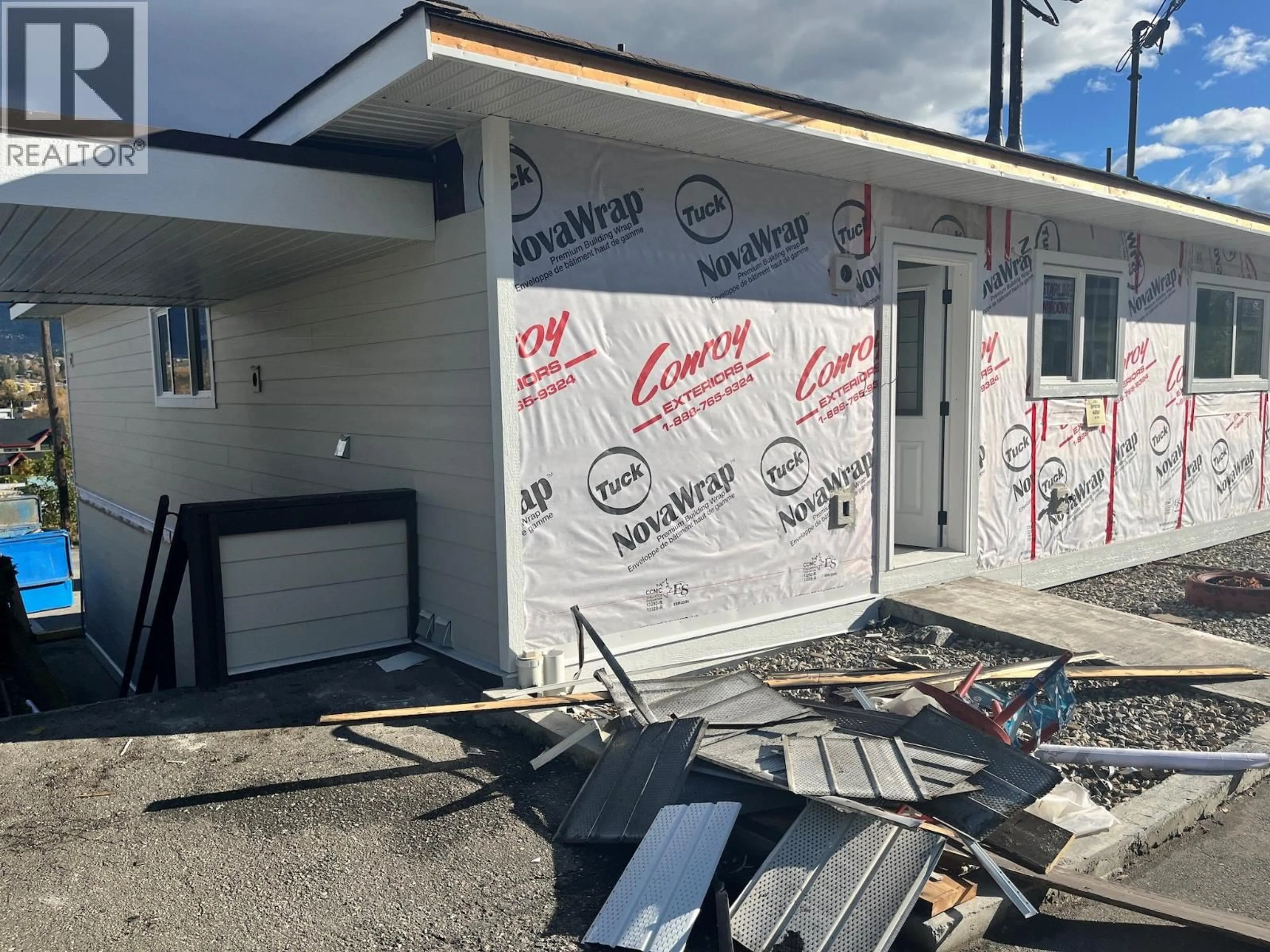 Home with vinyl exterior material, building for 208 - 4004 34 STREET, Vernon British Columbia V1T5Y2