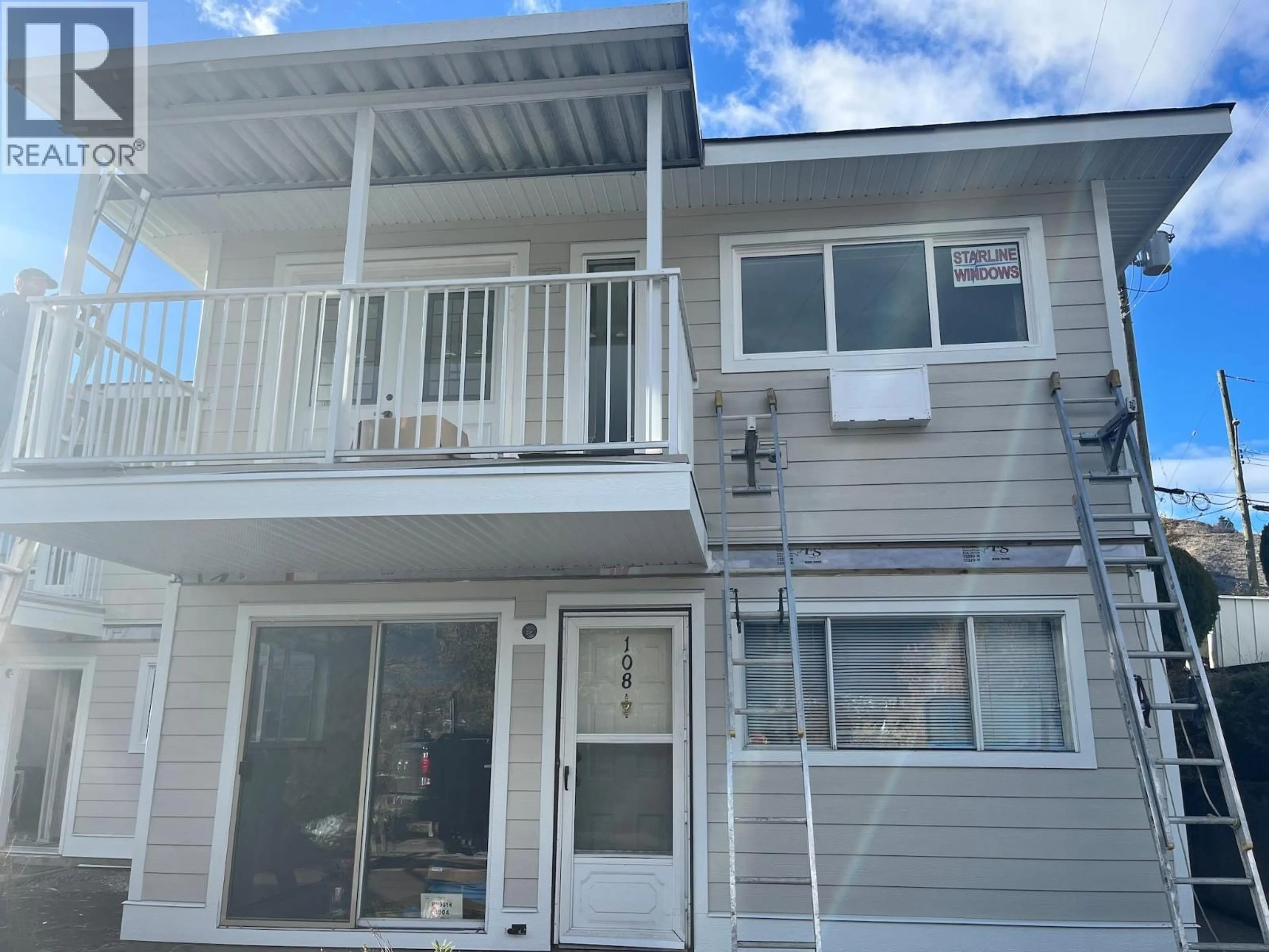 Home with vinyl exterior material, street for 208 - 4004 34 STREET, Vernon British Columbia V1T5Y2