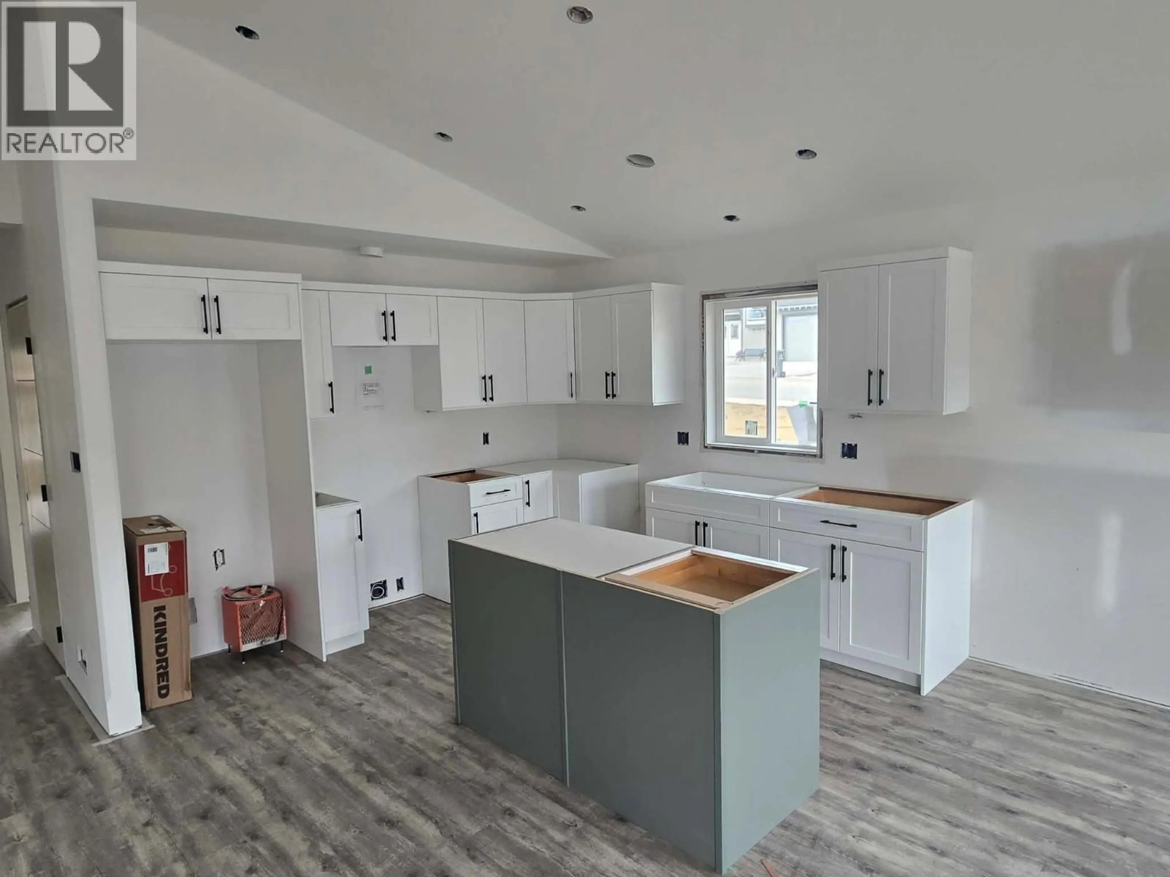 Open concept kitchen, unknown for 1537 GRANDVIEW DRIVE, Castlegar British Columbia V1N4X7