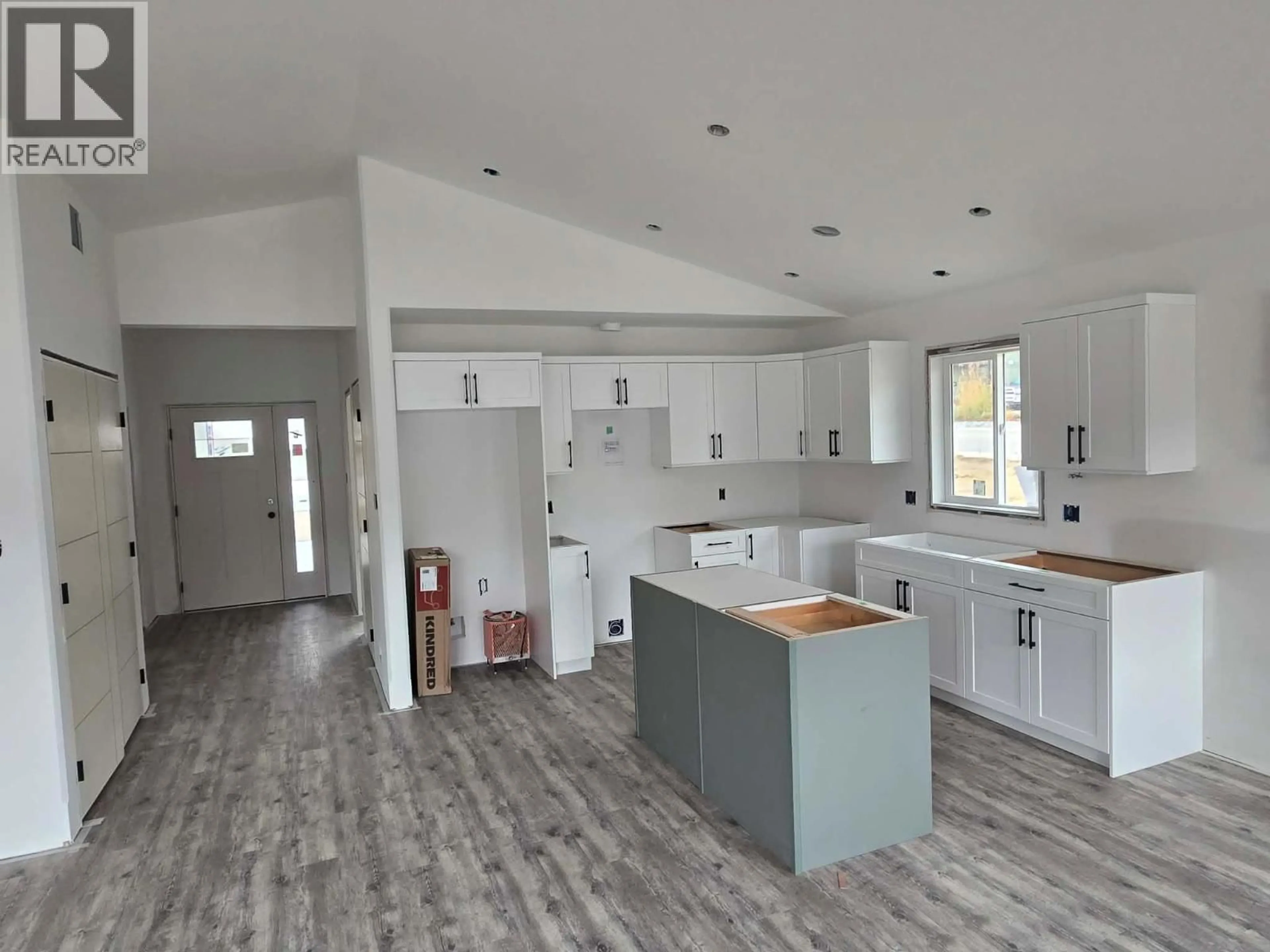 Open concept kitchen, wood/laminate floor for 1537 GRANDVIEW DRIVE, Castlegar British Columbia V1N4X7