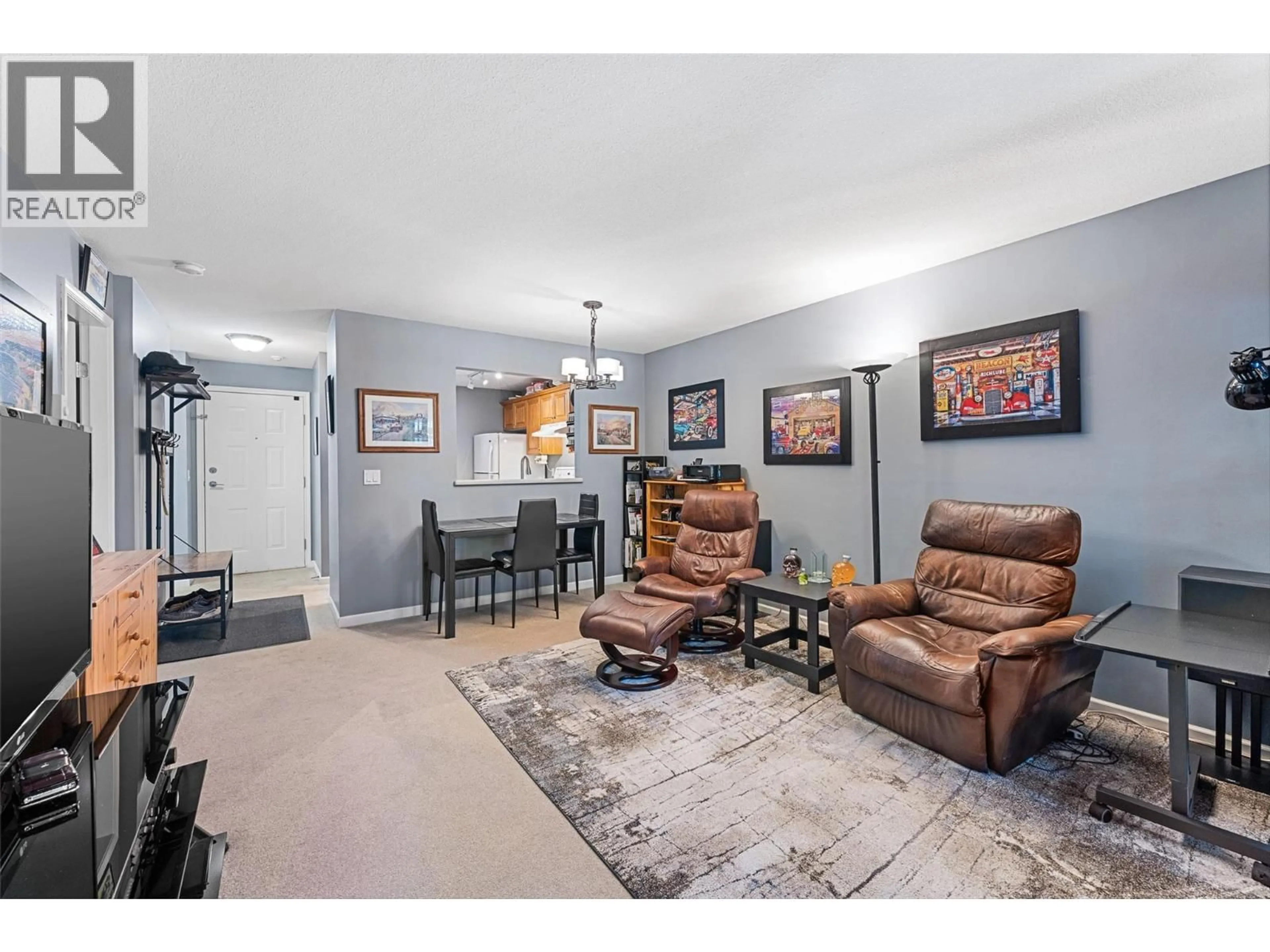 Living room with furniture, unknown for 309 - 980 GLENWOOD AVENUE, Kelowna British Columbia V1Y9P2
