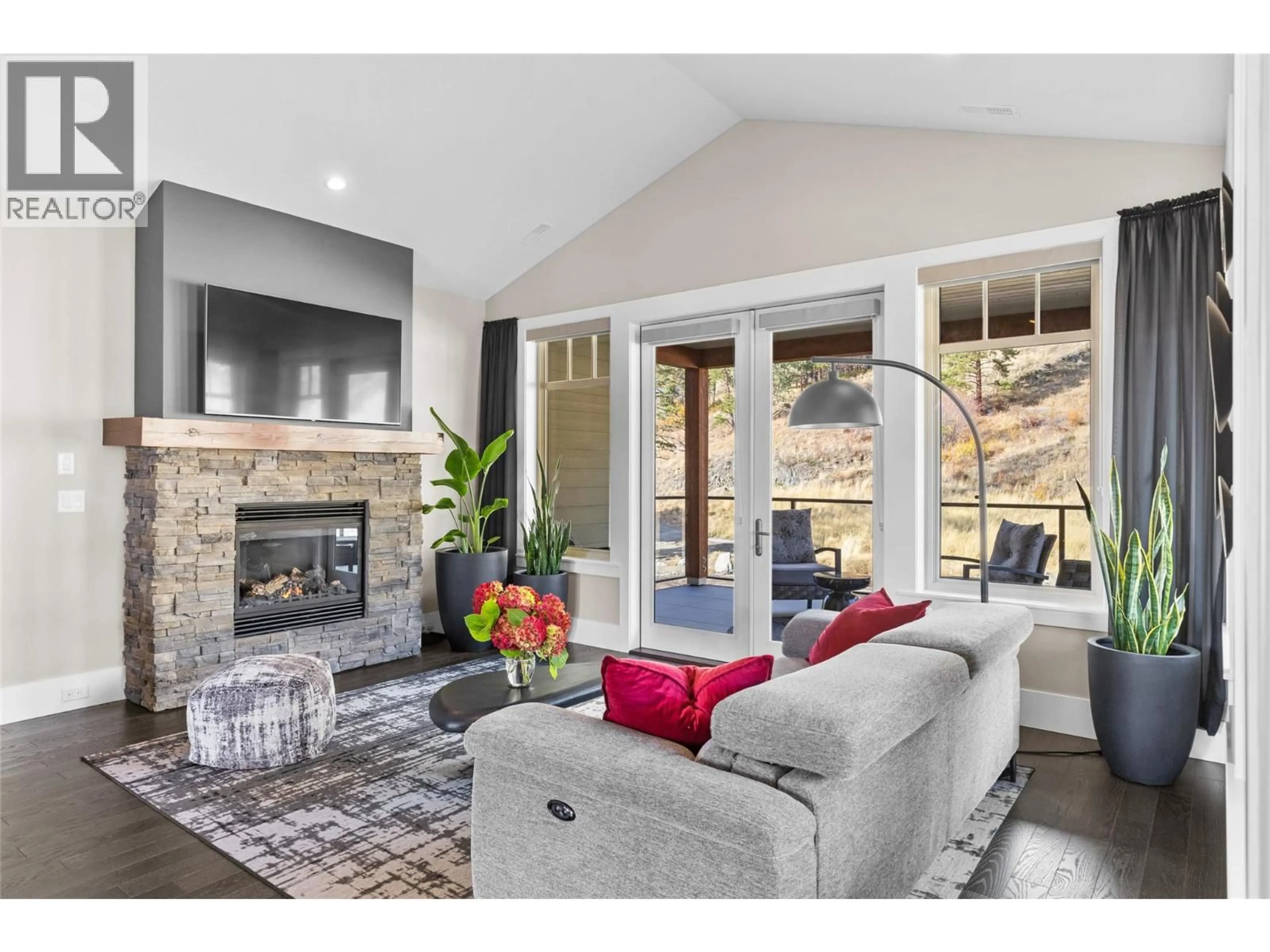 Living room with furniture, unknown for 221 - 4000 REDSTONE CRESCENT, Peachland British Columbia V0H1X5