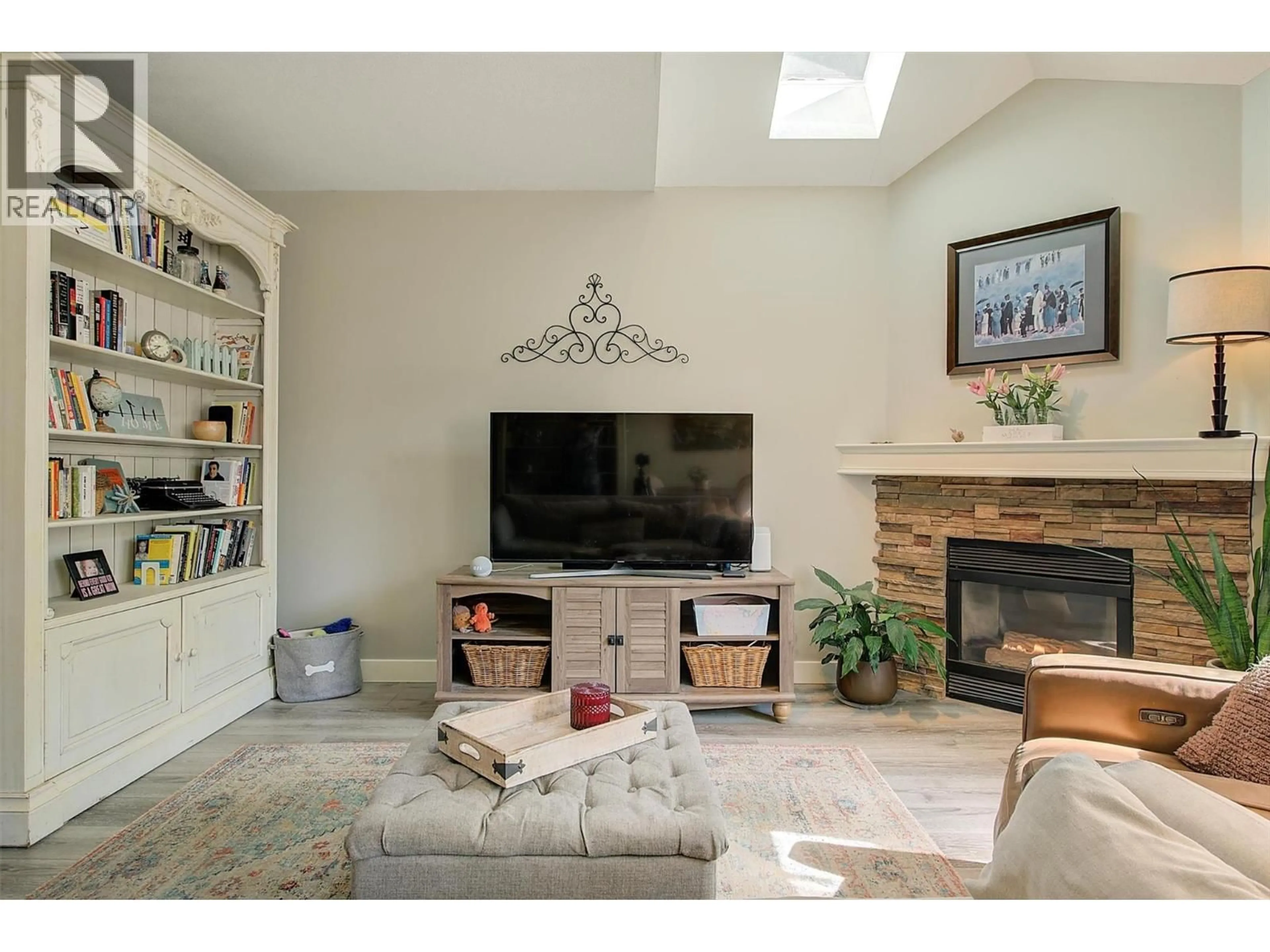 Living room with furniture, unknown for 31 - 316 WHITMAN ROAD, Kelowna British Columbia V1V1Y9