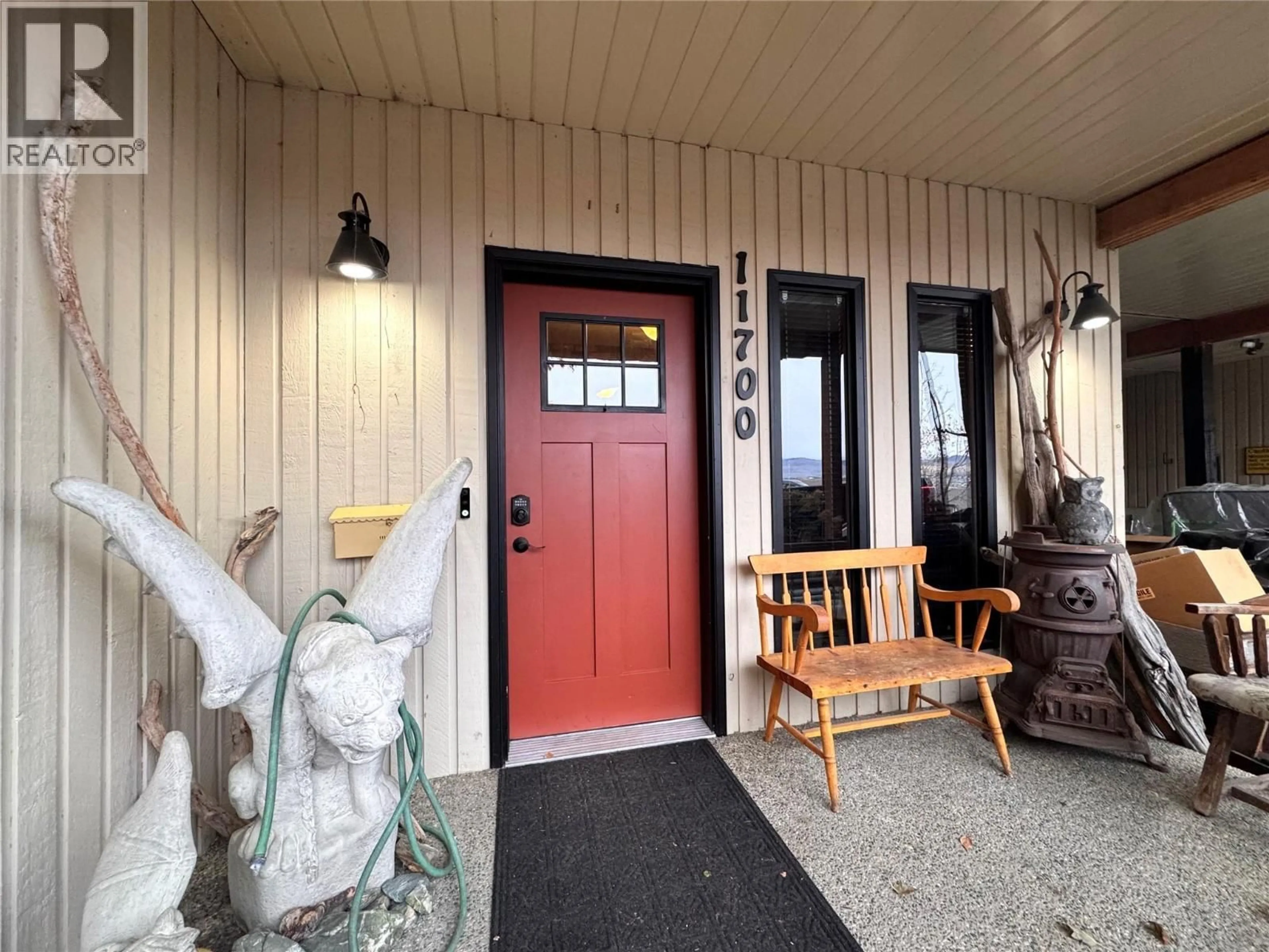 Indoor entryway for 11700 PALFREY DRIVE WEST, Coldstream British Columbia V1B1A8