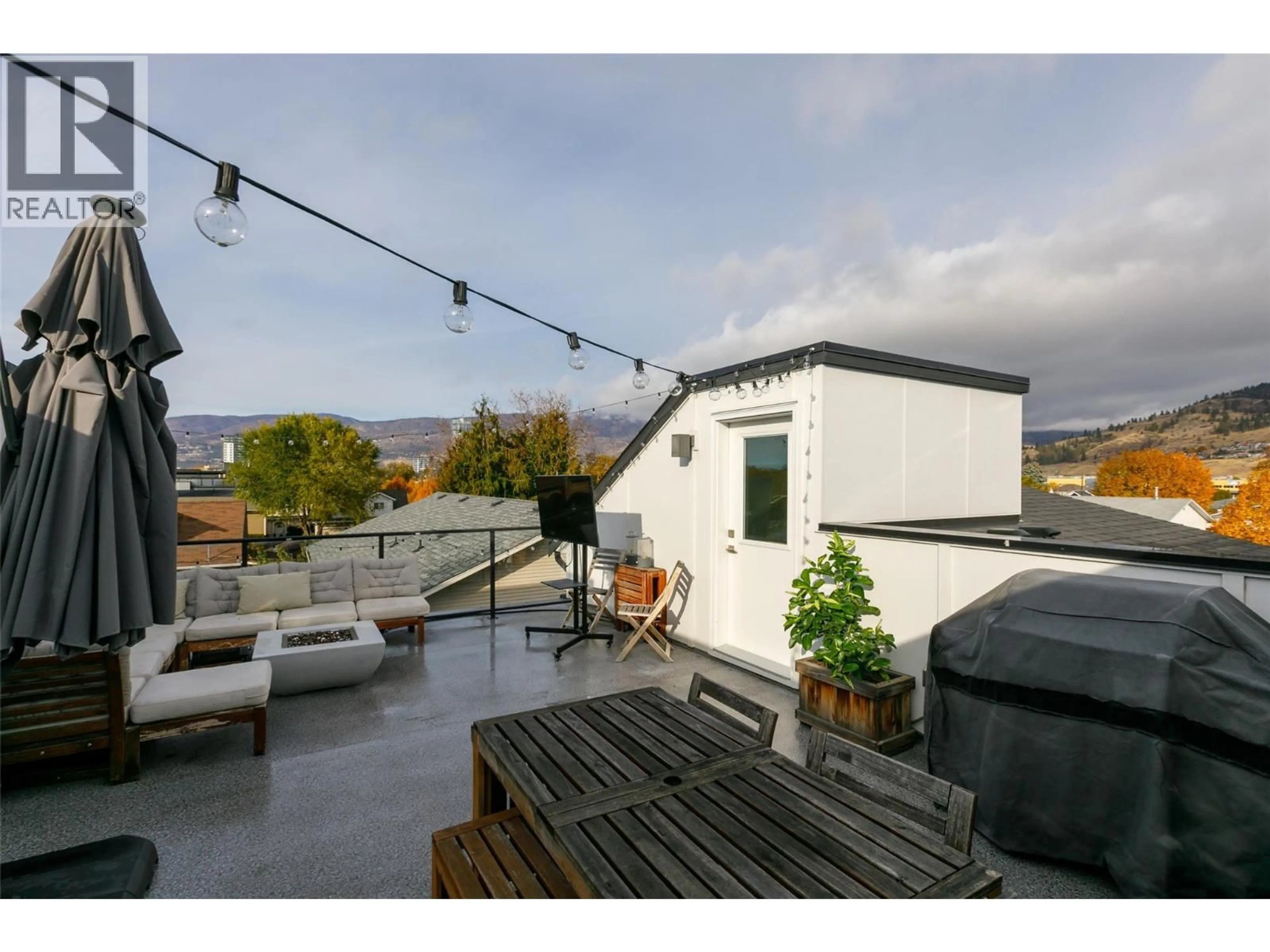 Patio, mountain view for 1025 CAWSTON AVENUE, Kelowna British Columbia V1Y9X2