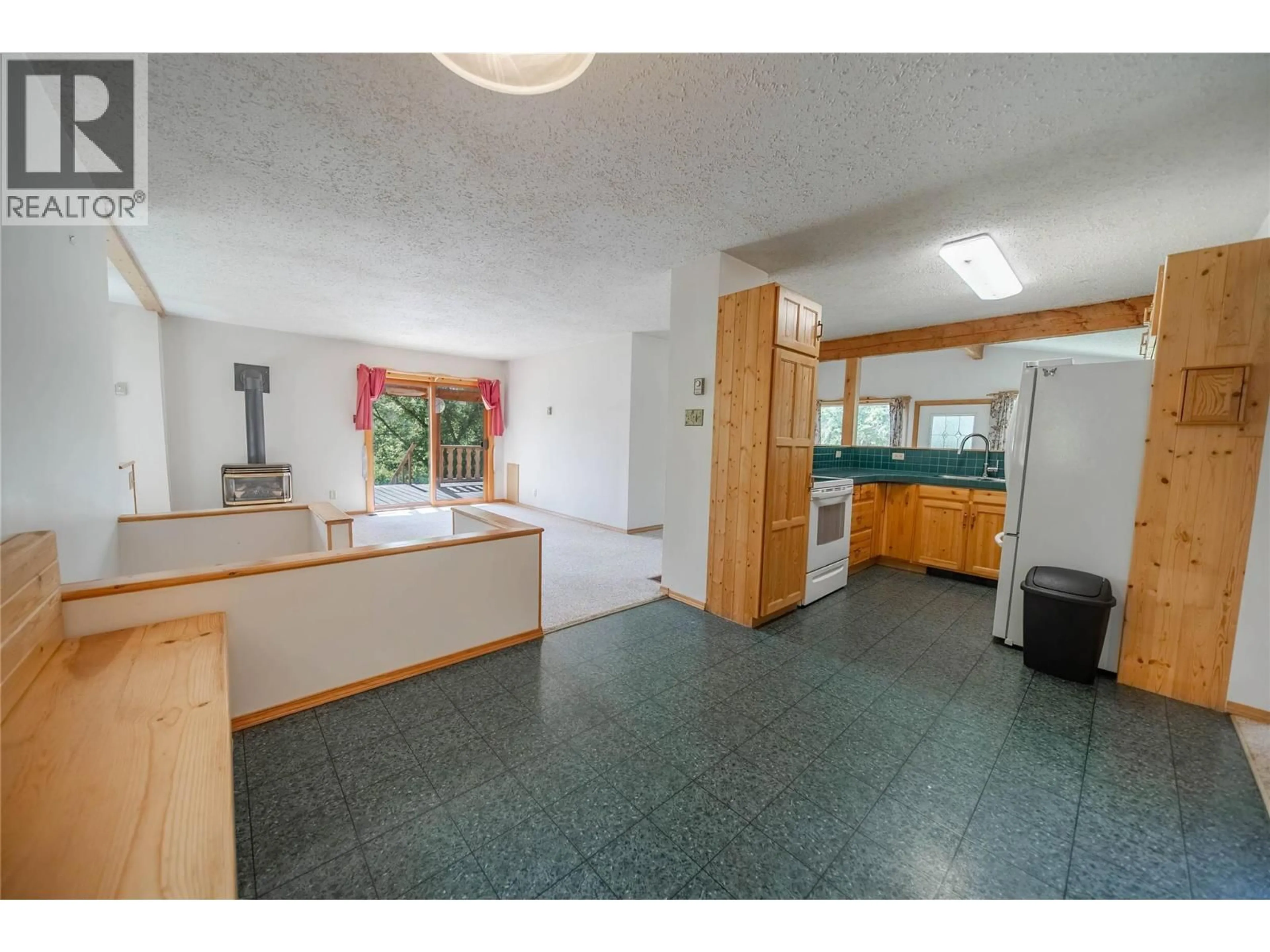 Standard kitchen, unknown for 7825 JAFFRAY BAYNES LAKE ROAD ROAD, Jaffray British Columbia V0B1T4