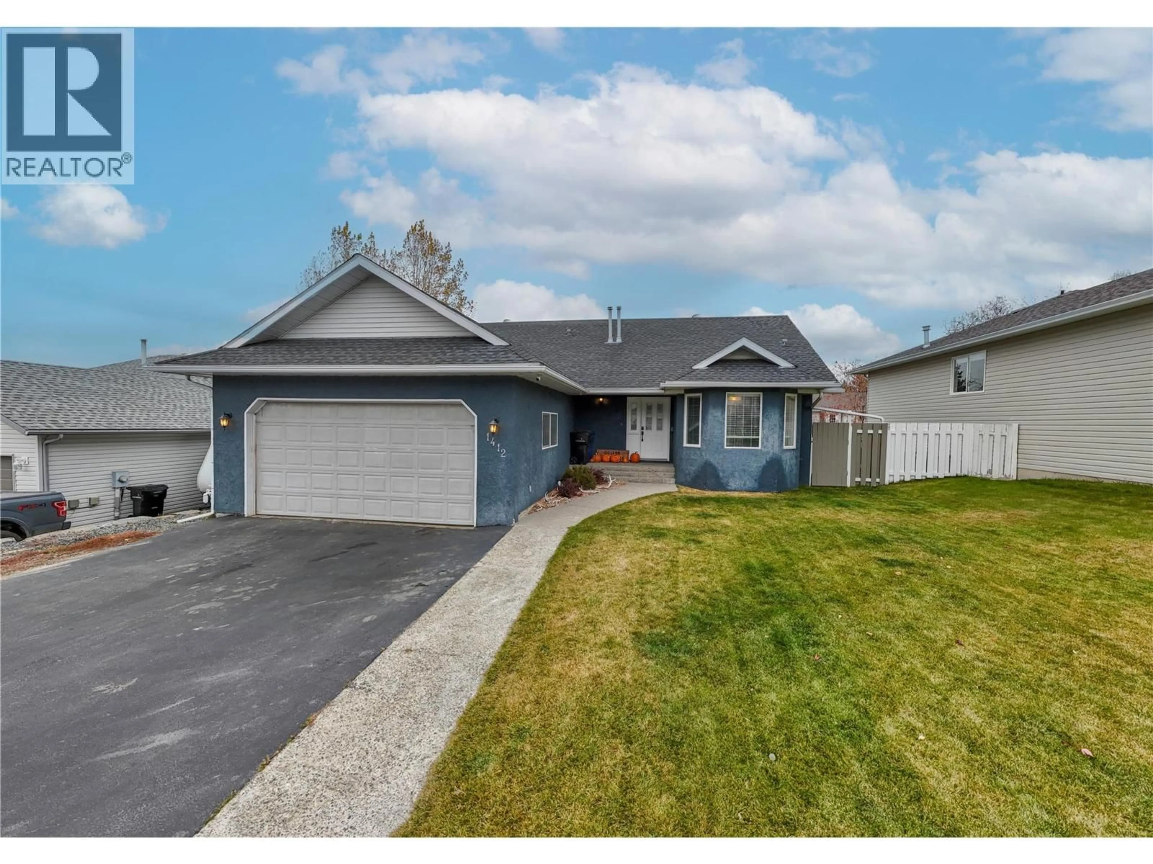 Home with vinyl exterior material, street for 1412 20A STREET SOUTH STREET, Cranbrook British Columbia V1C6L7