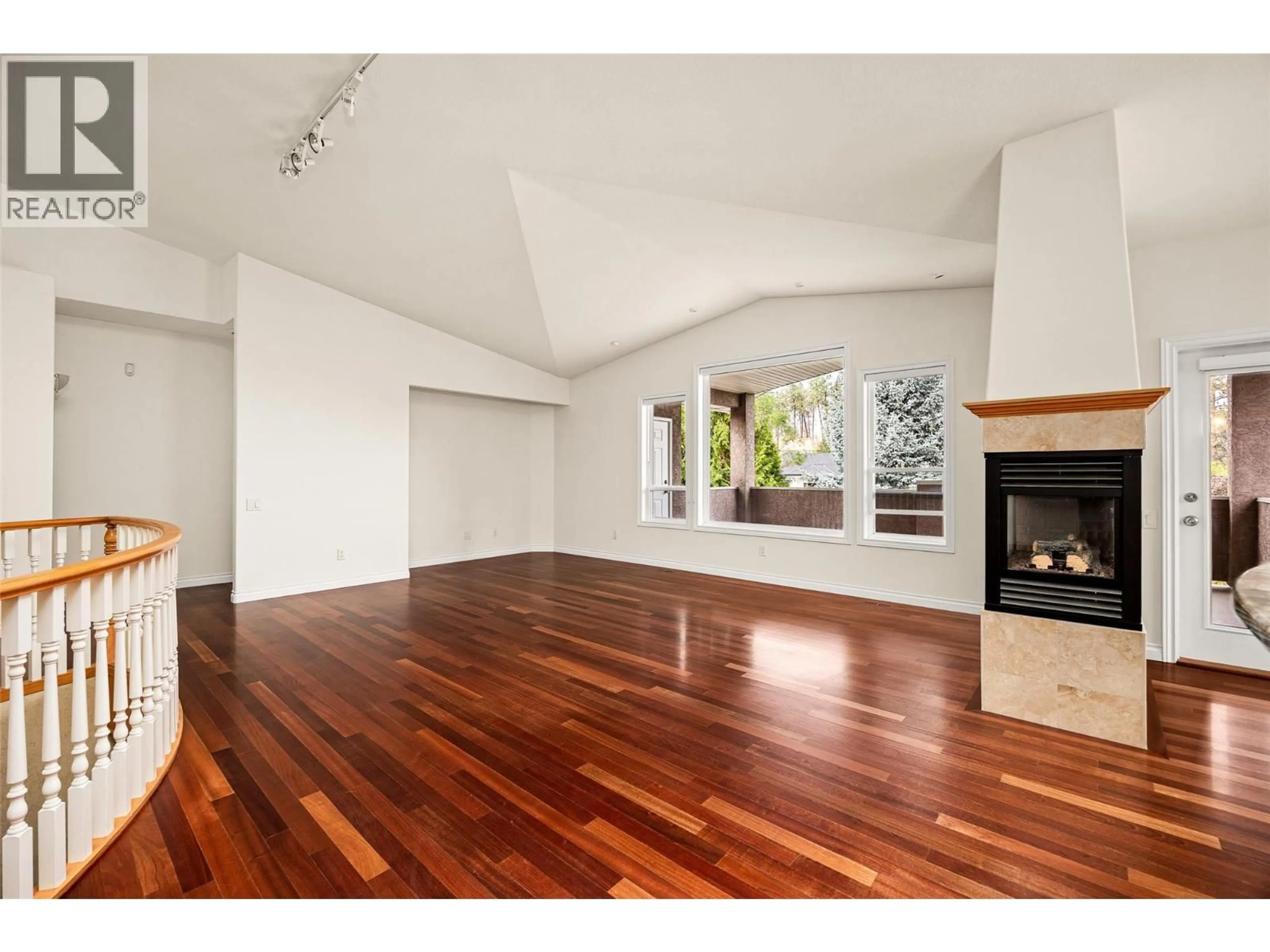 Unknown for 2090 BOWRON STREET, Kelowna British Columbia V1V2P2