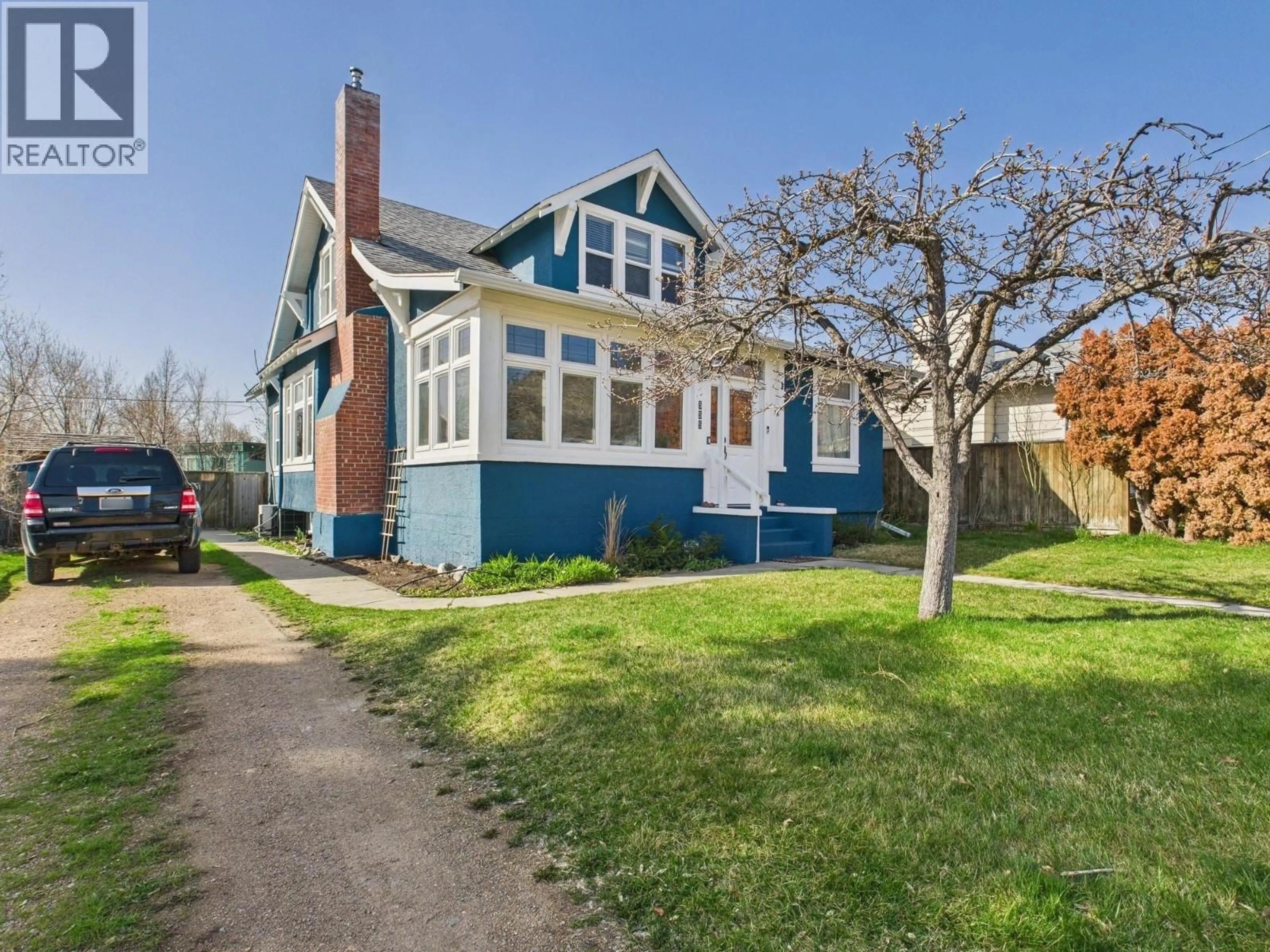 Home with brick exterior material, street for 555 SCHOOL AVENUE, Oliver British Columbia V0H1T0