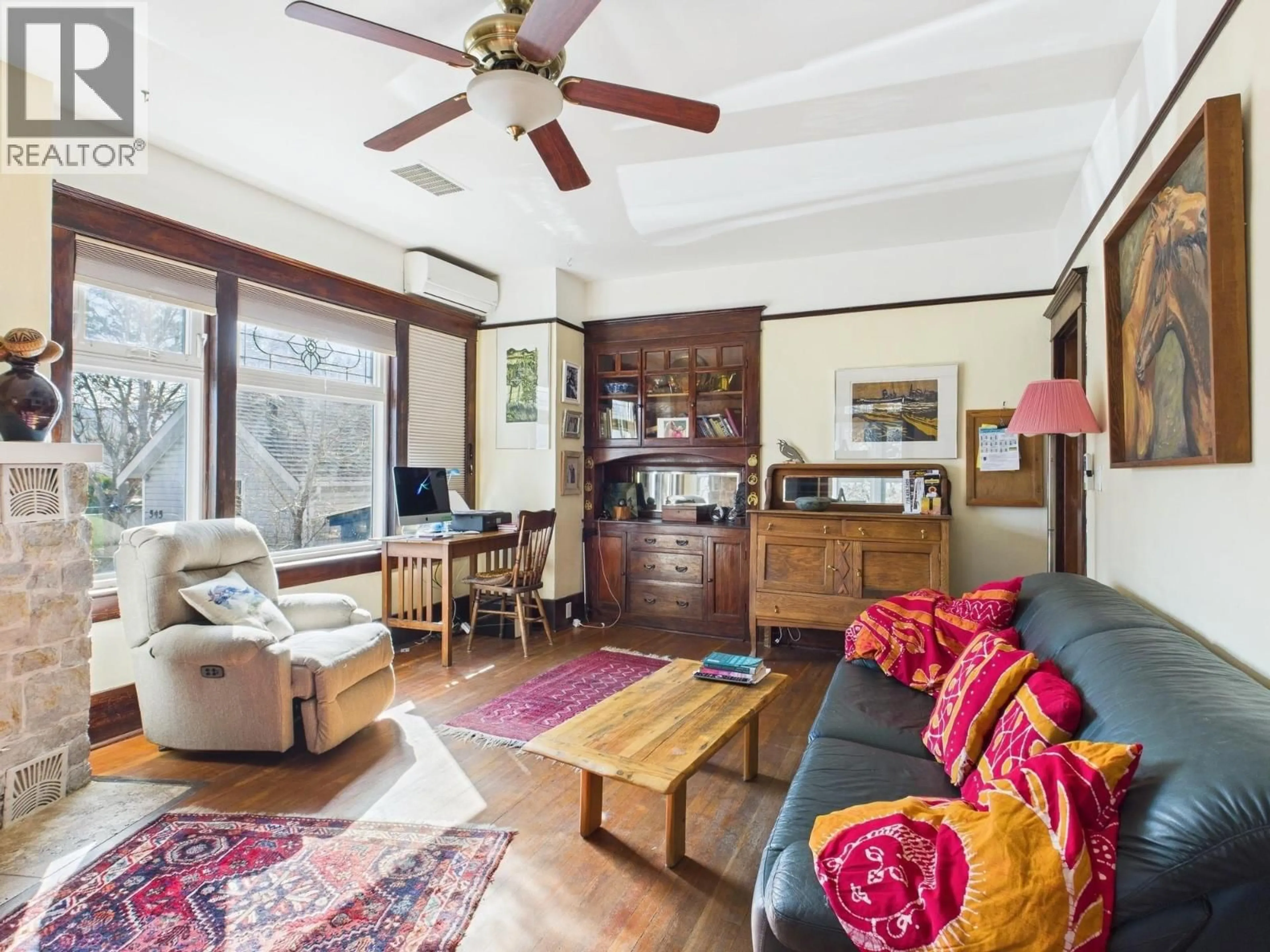 Living room with furniture, wood/laminate floor for 555 SCHOOL AVENUE, Oliver British Columbia V0H1T0