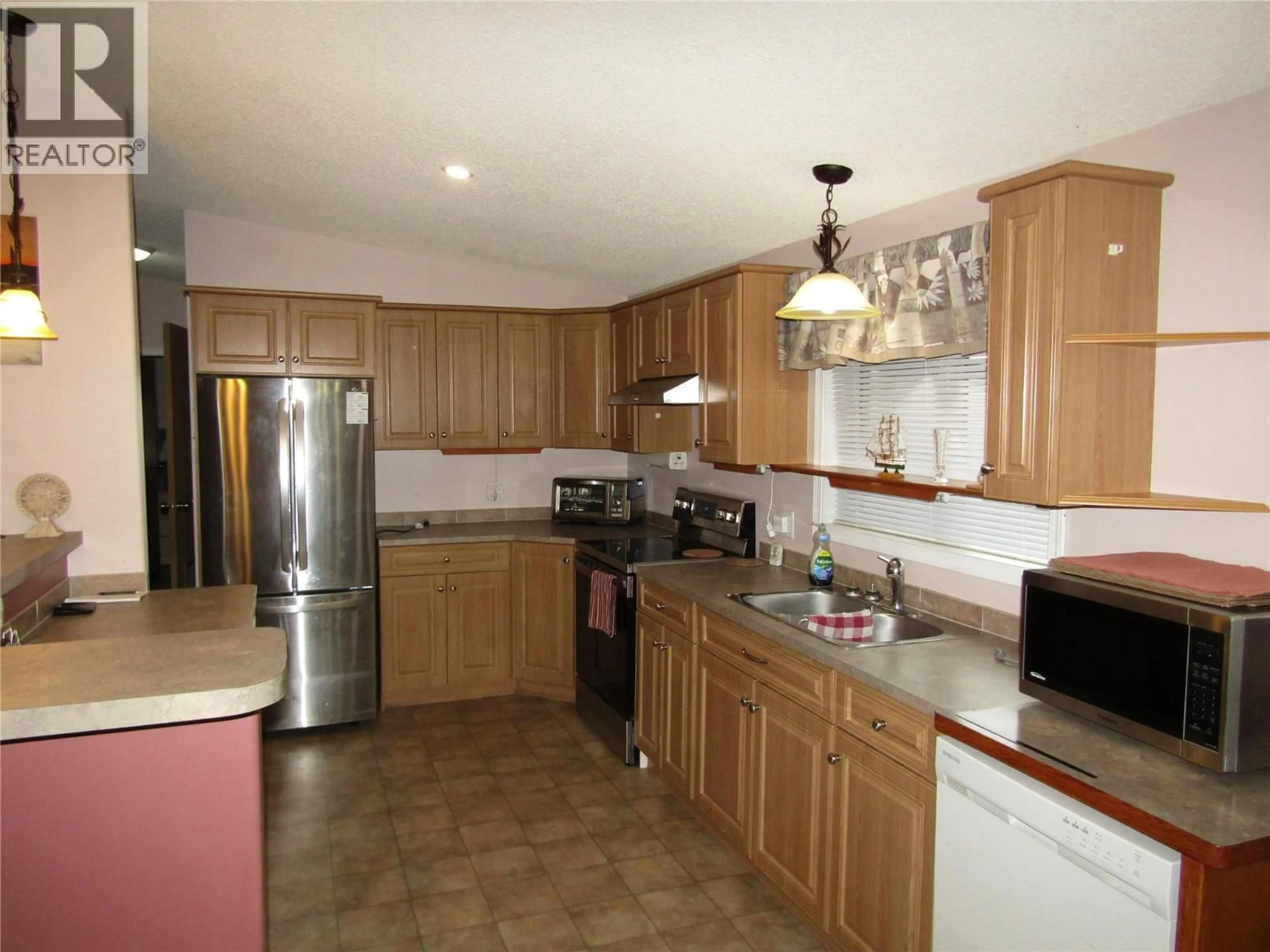Standard kitchen, unknown for 570 NICKEL LANE, Greenwood British Columbia V0H1J0