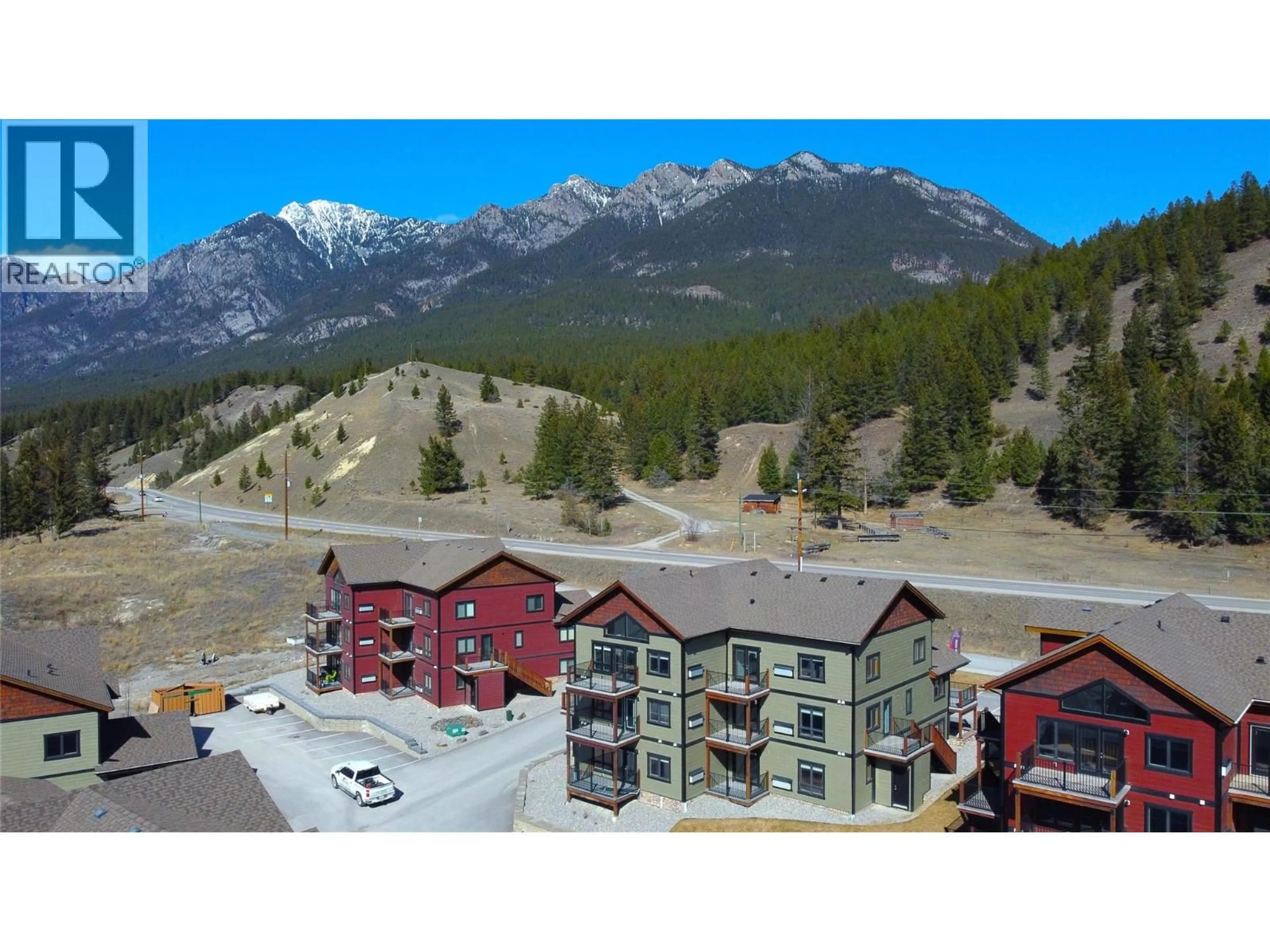 A pic from outside/outdoor area/front of a property/back of a property/a pic from drone, mountain view for 404 - 7291 PROSPECTOR AVENUE, Radium Hot Springs British Columbia V0A1M0