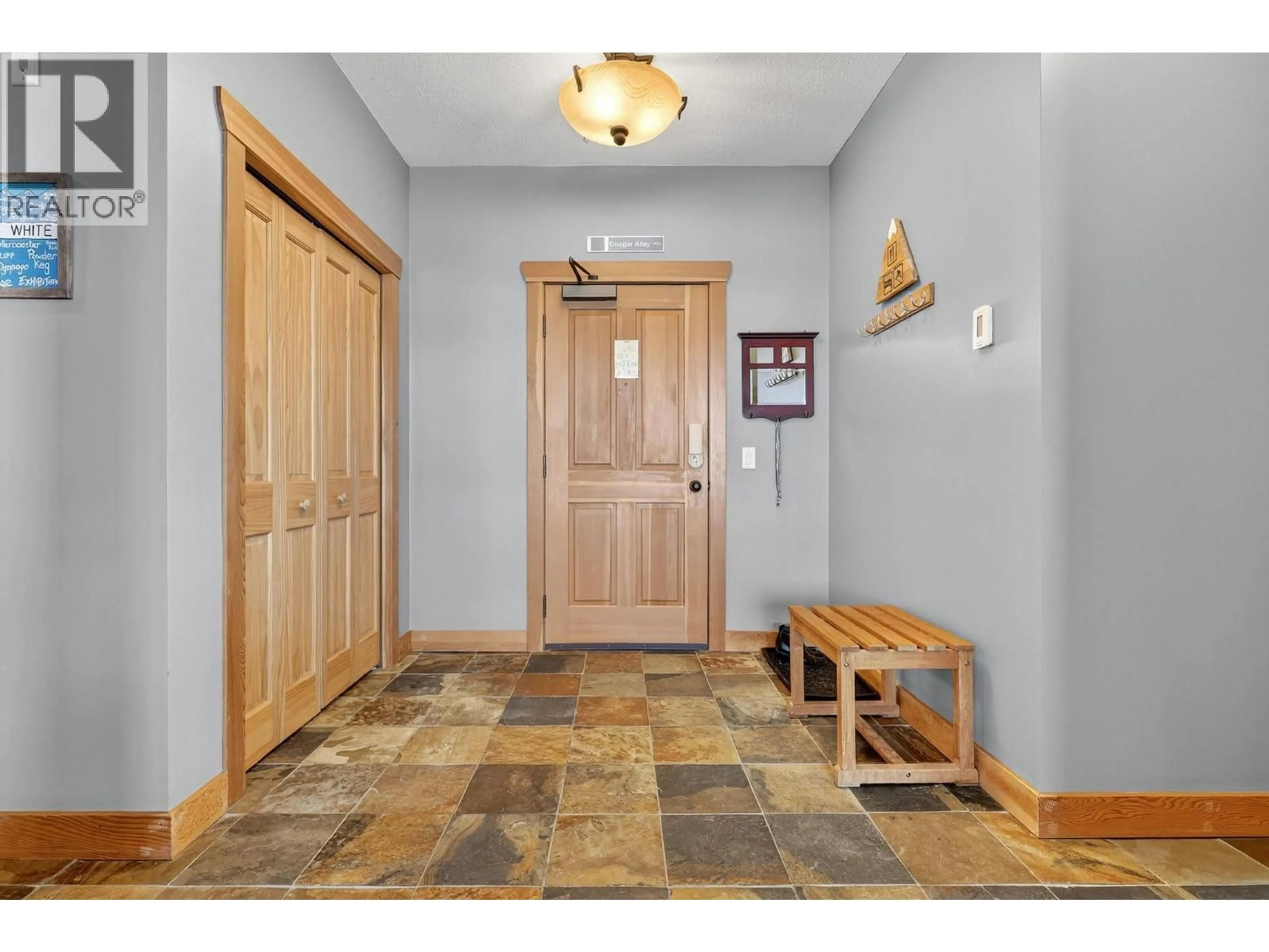 Indoor entryway for 203 - 315 WHITEHORSE LANE, Big White British Columbia V1P1P3