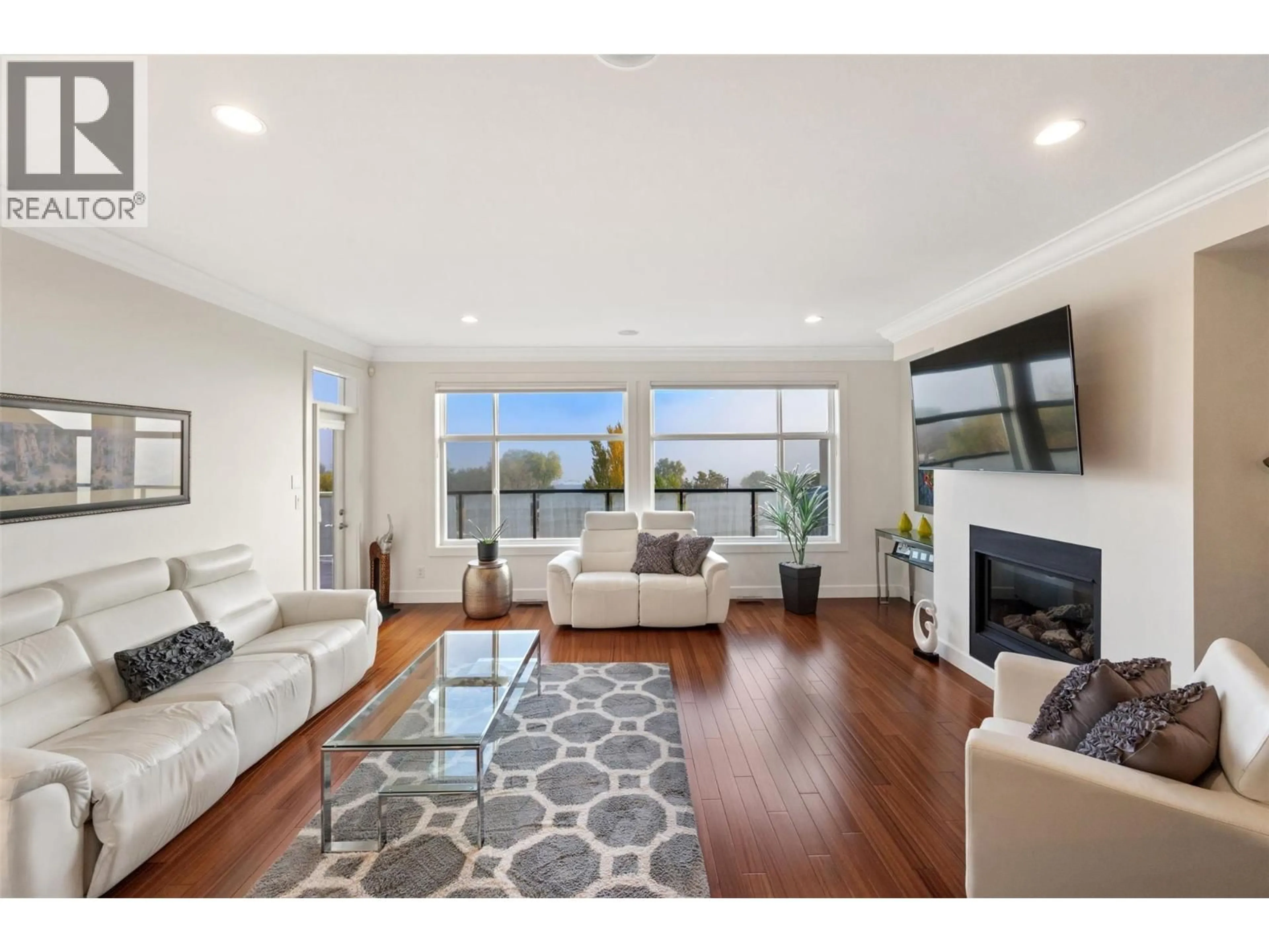 Living room with furniture, unknown for 4214 GOLF COURSE DRIVE, Osoyoos British Columbia V0H1V4