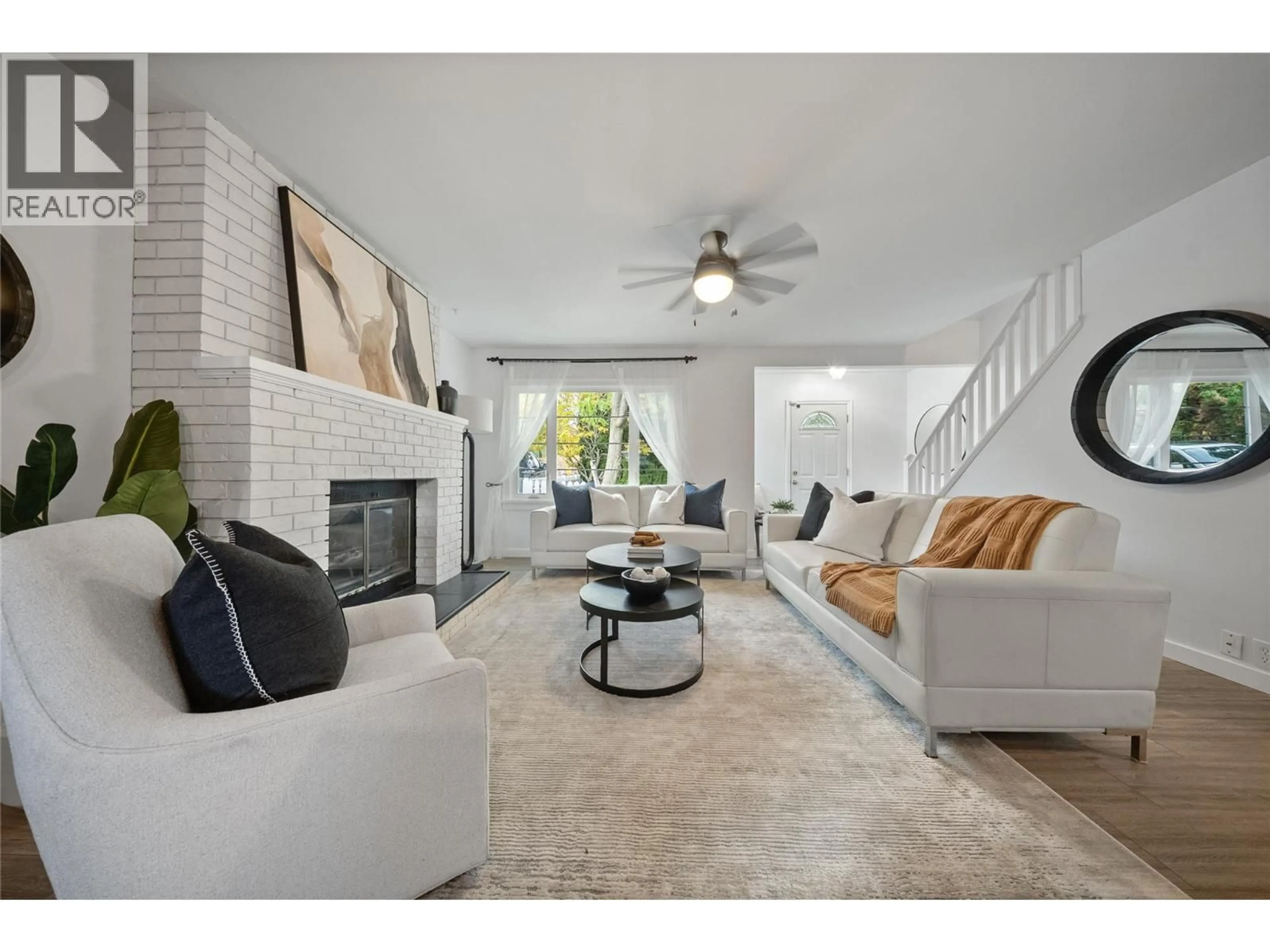 Living room with furniture, unknown for 765 BIRCH AVENUE, Kelowna British Columbia V1Y5H3