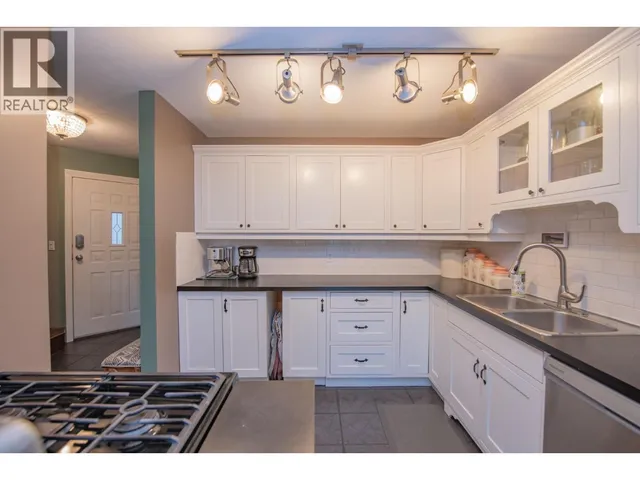 11 - 2156 BESSETTE STREET, Lumby 5