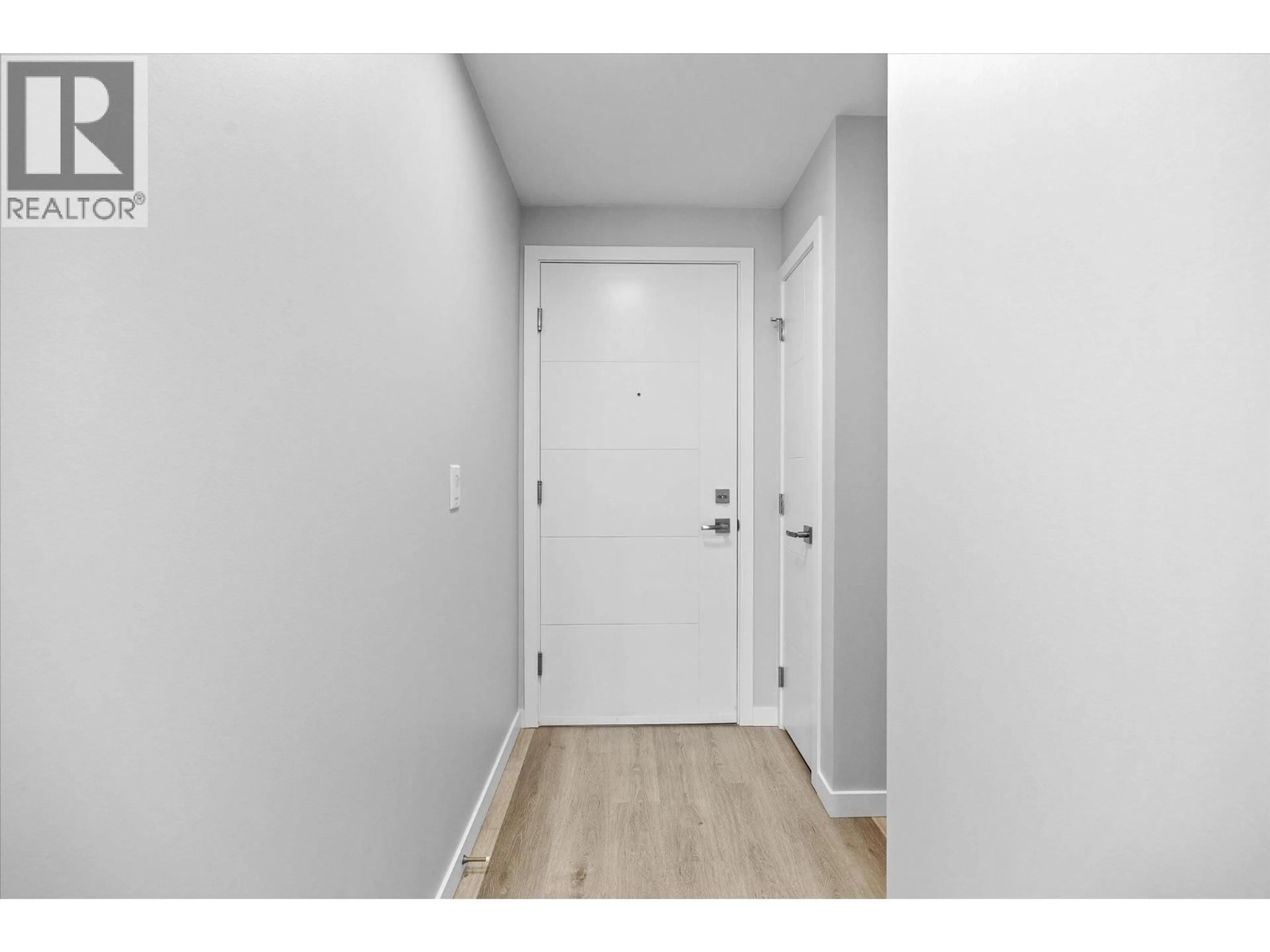 Indoor entryway for 405 - 2301 CARRINGTON ROAD, West Kelowna British Columbia V4T0E2