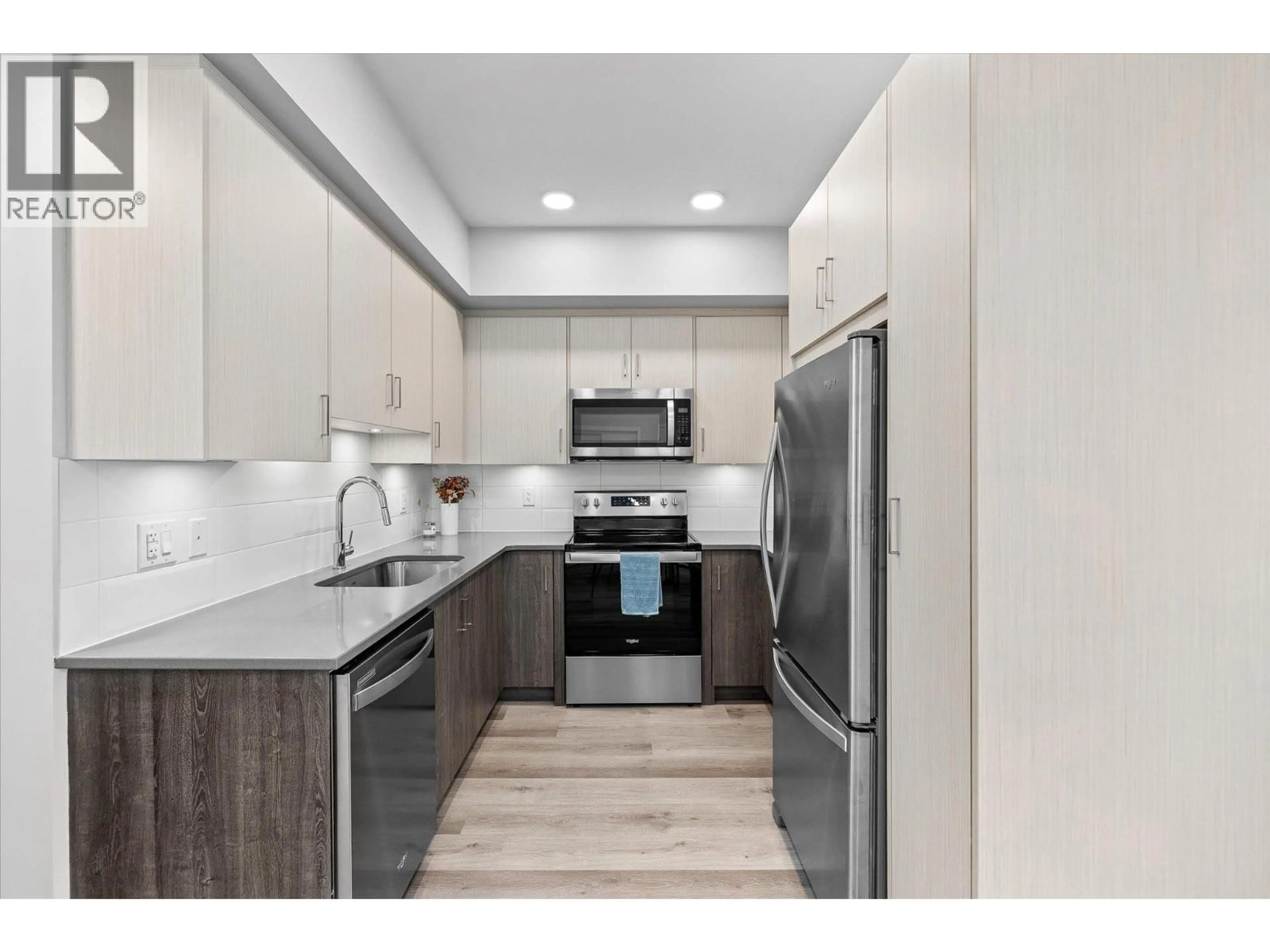 Standard kitchen, unknown for 405 - 2301 CARRINGTON ROAD, West Kelowna British Columbia V4T0E2