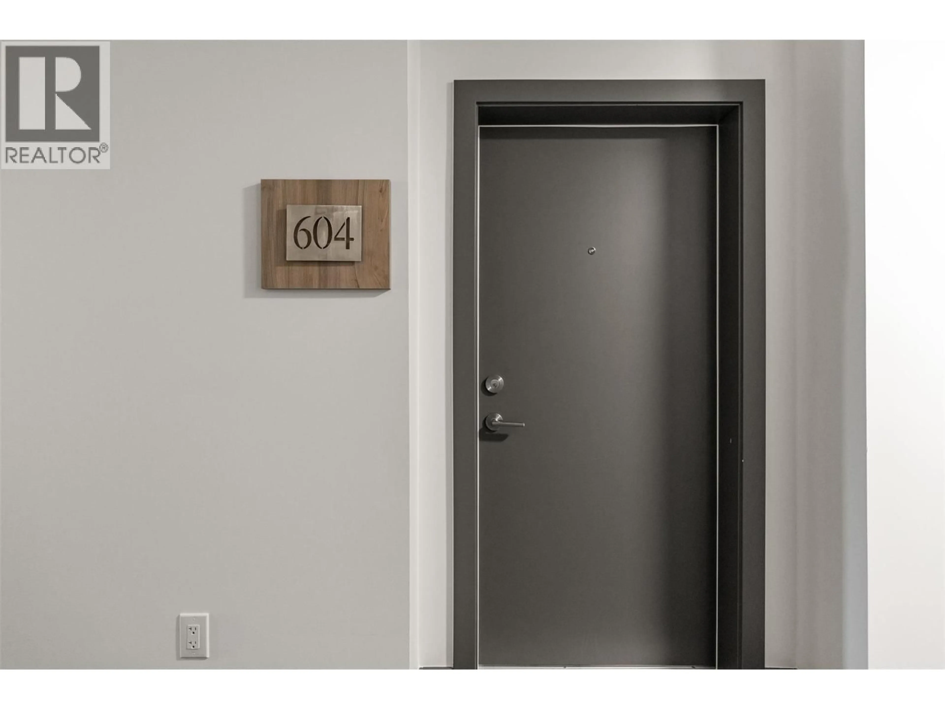 Indoor entryway for 604 - 2760 OLALLA ROAD, West Kelowna British Columbia V1Z2A9
