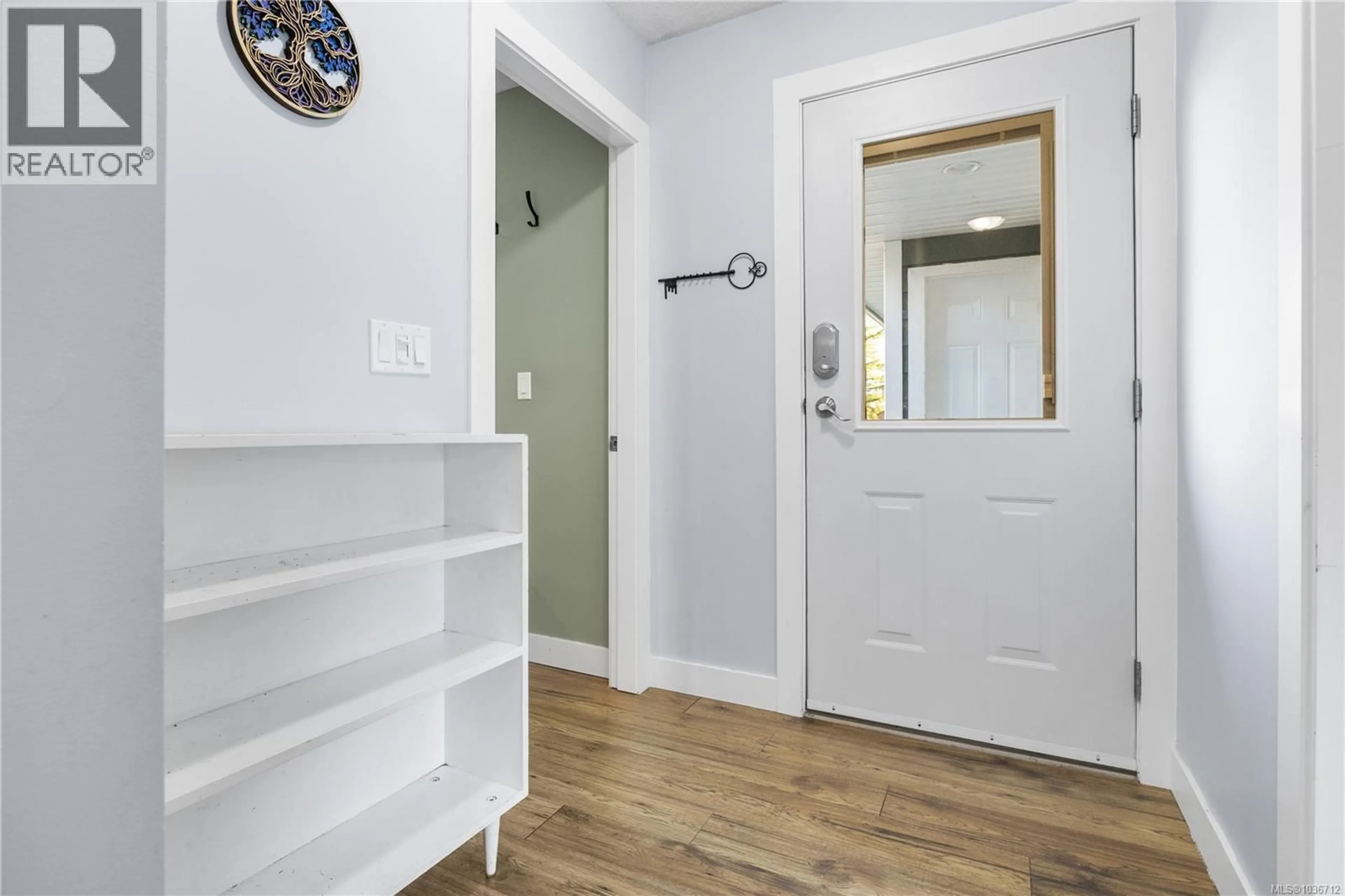 Indoor entryway for 428 RAZA PLACE, Campbell River British Columbia V9W6T3